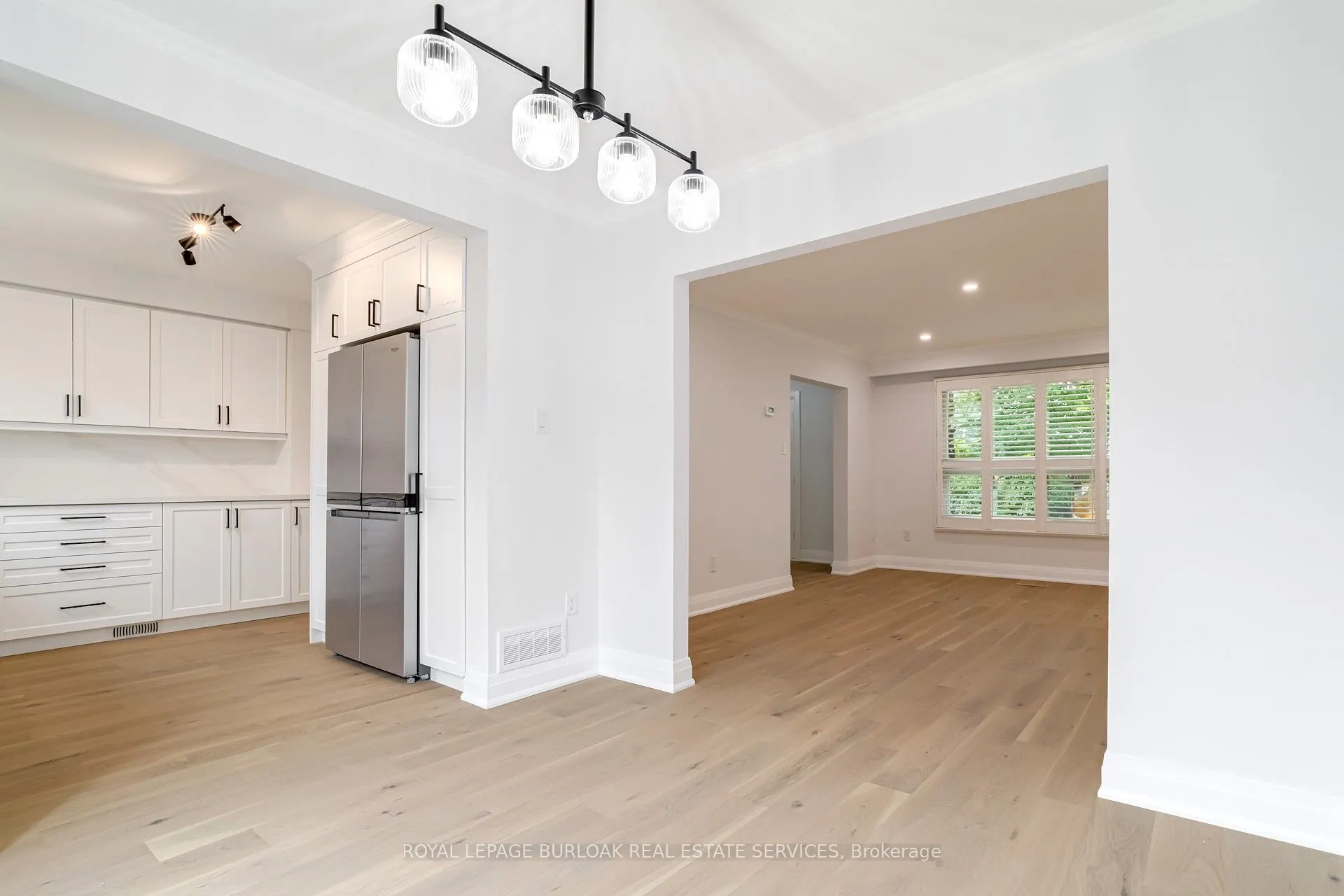 5475 Lakeshore Road, #4