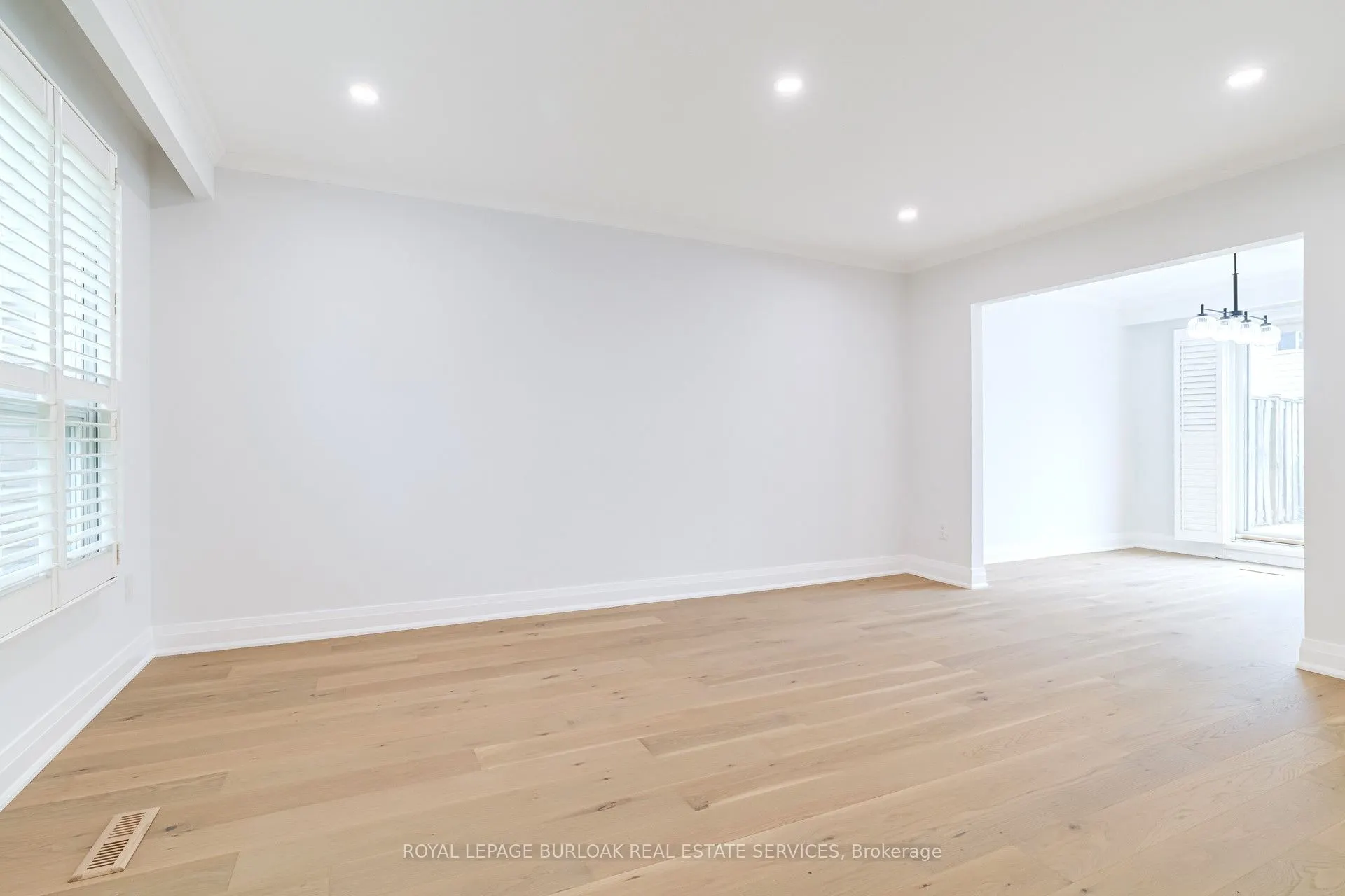 5475 Lakeshore Road, #4
