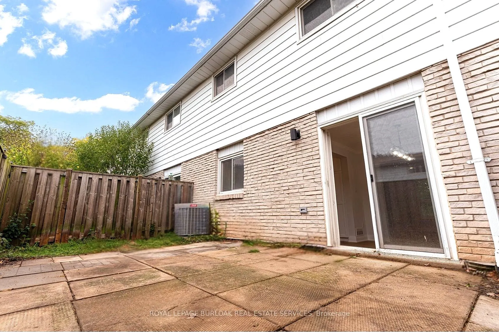 5475 Lakeshore Road, #4