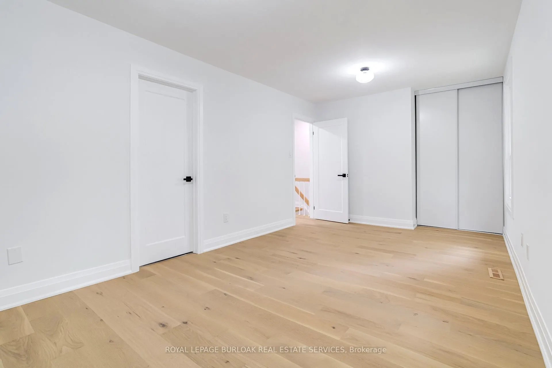 5475 Lakeshore Road, #4