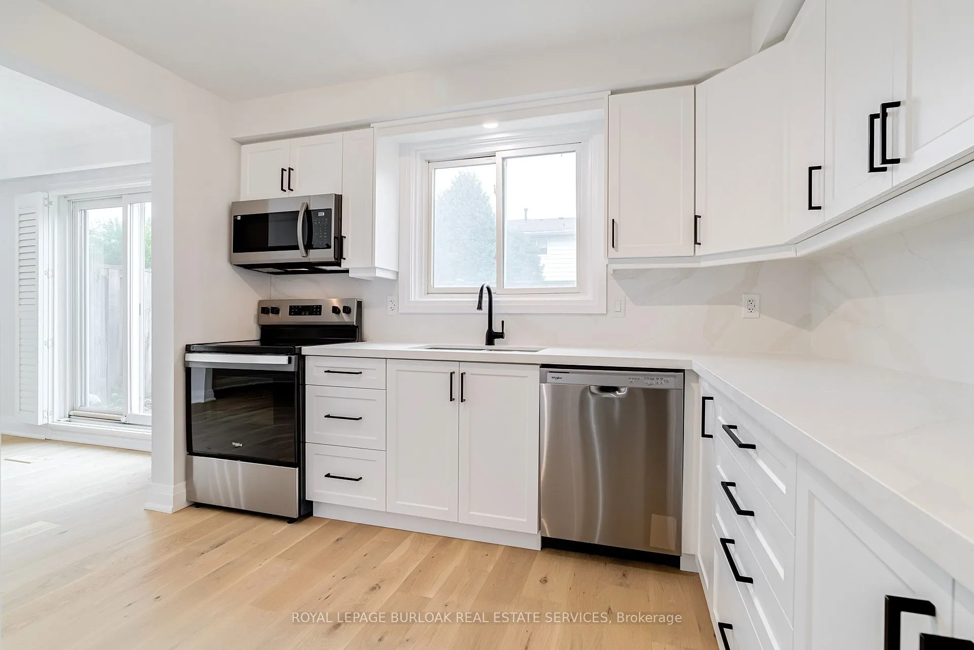 5475 Lakeshore Road, #4