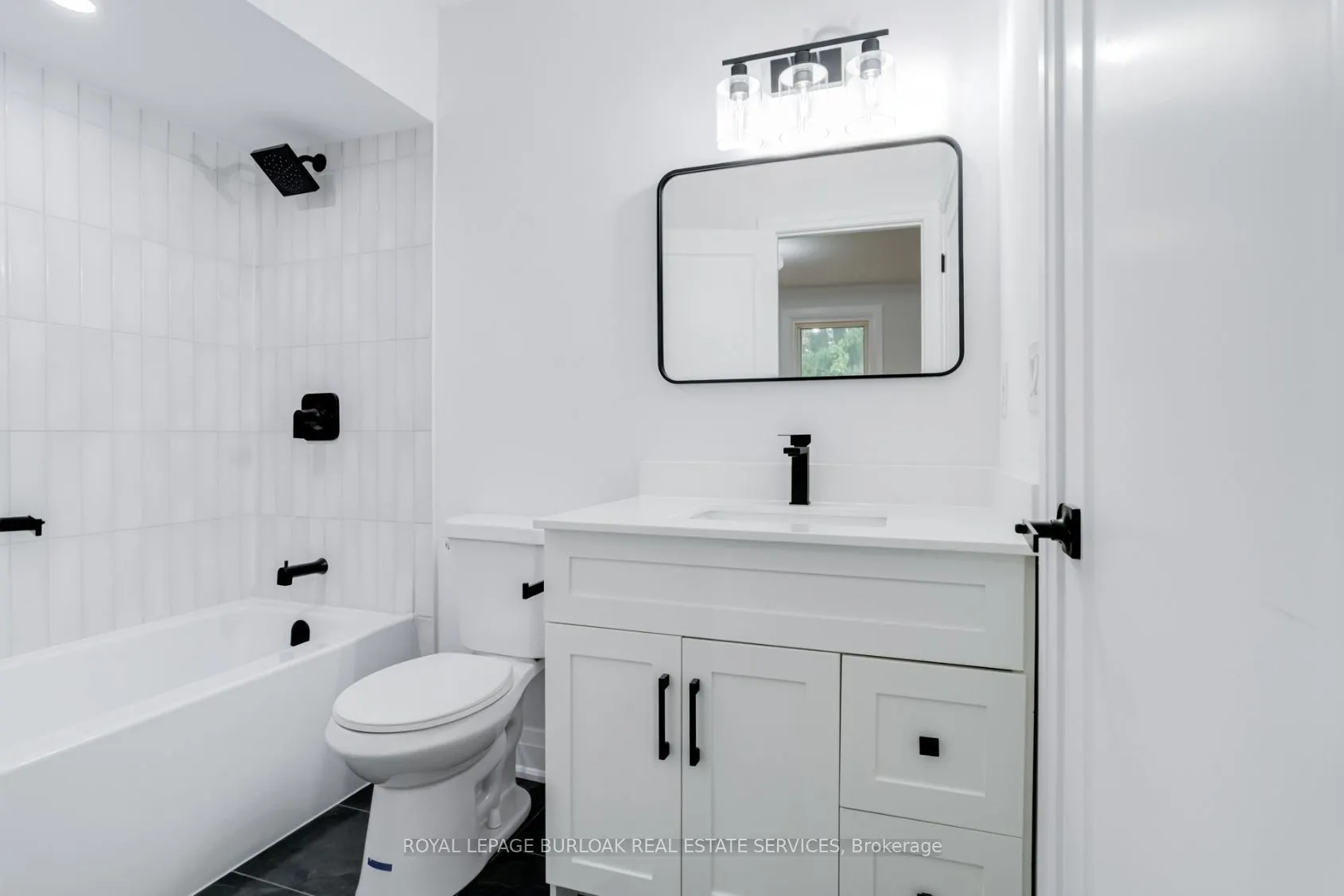 5475 Lakeshore Road, #4