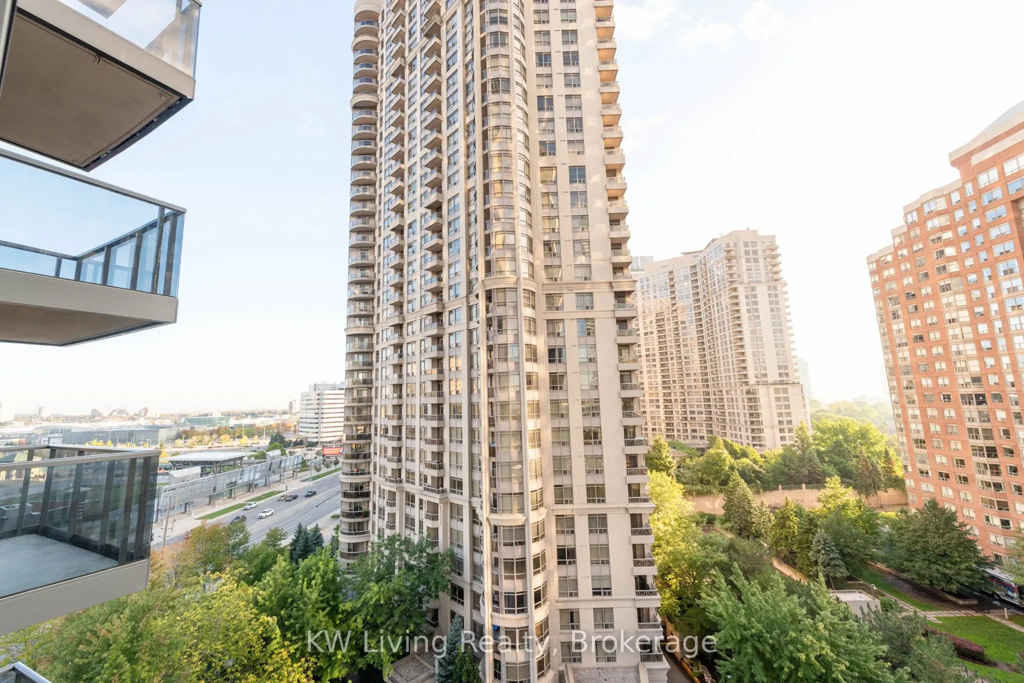 330 Burnhamthorpe Road W, #1008
