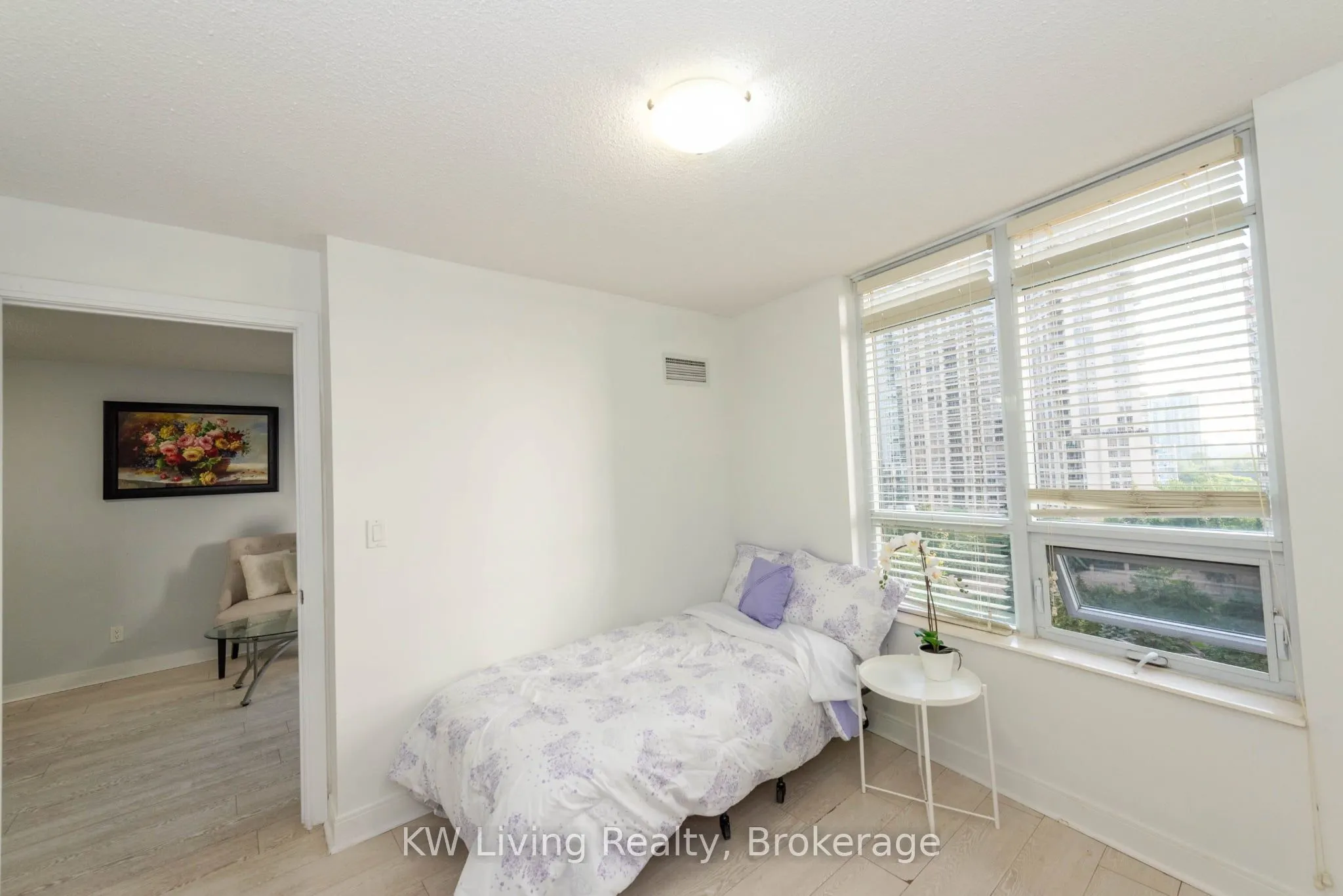 330 Burnhamthorpe Road W, #1008