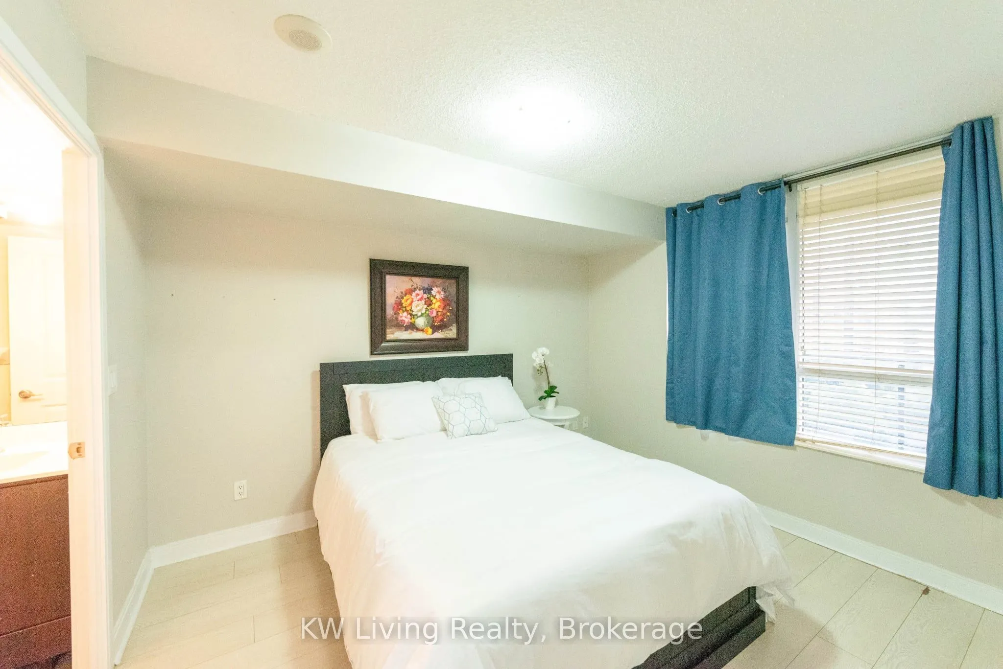 330 Burnhamthorpe Road W, #1008