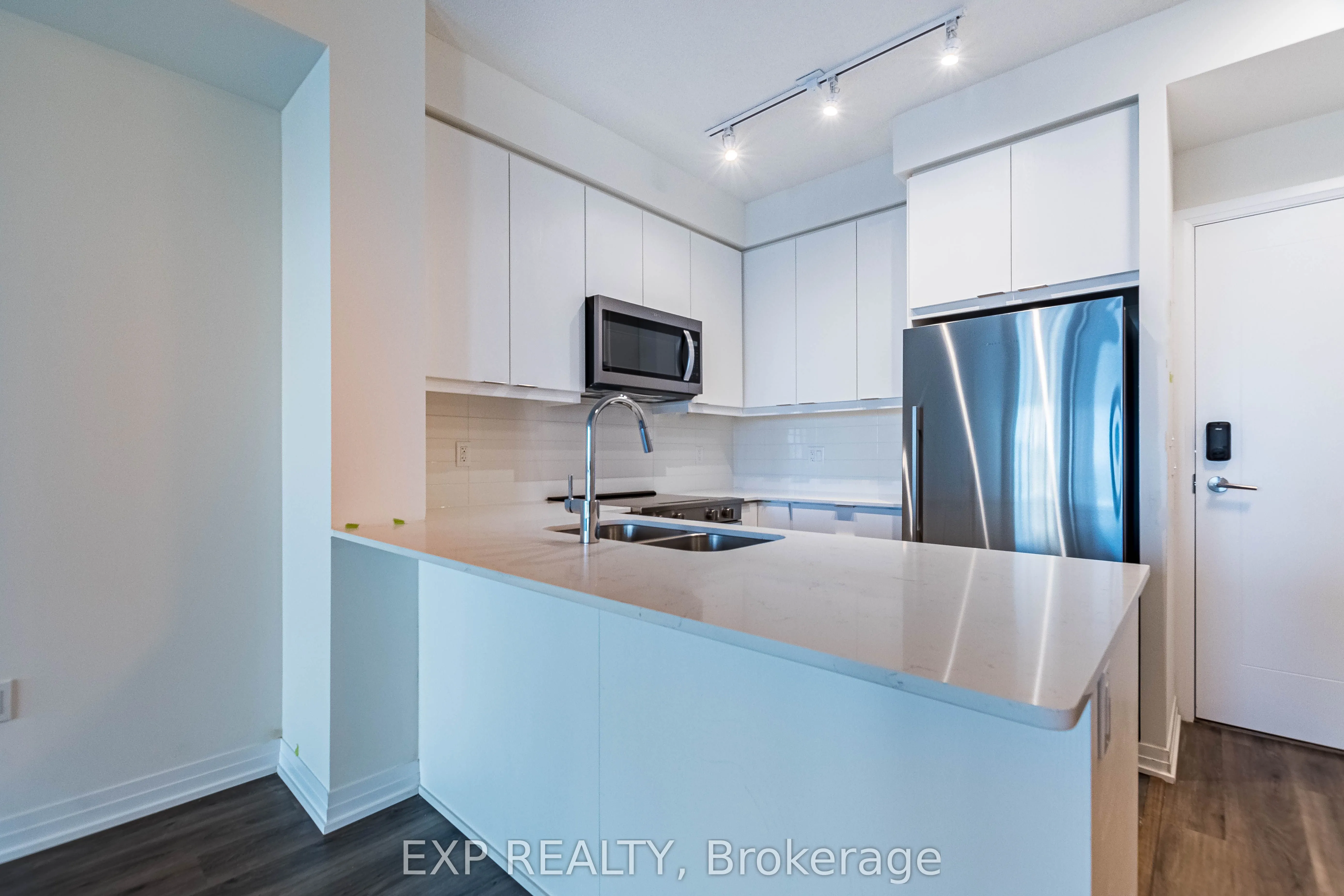 15 Watergarden Drive, #502