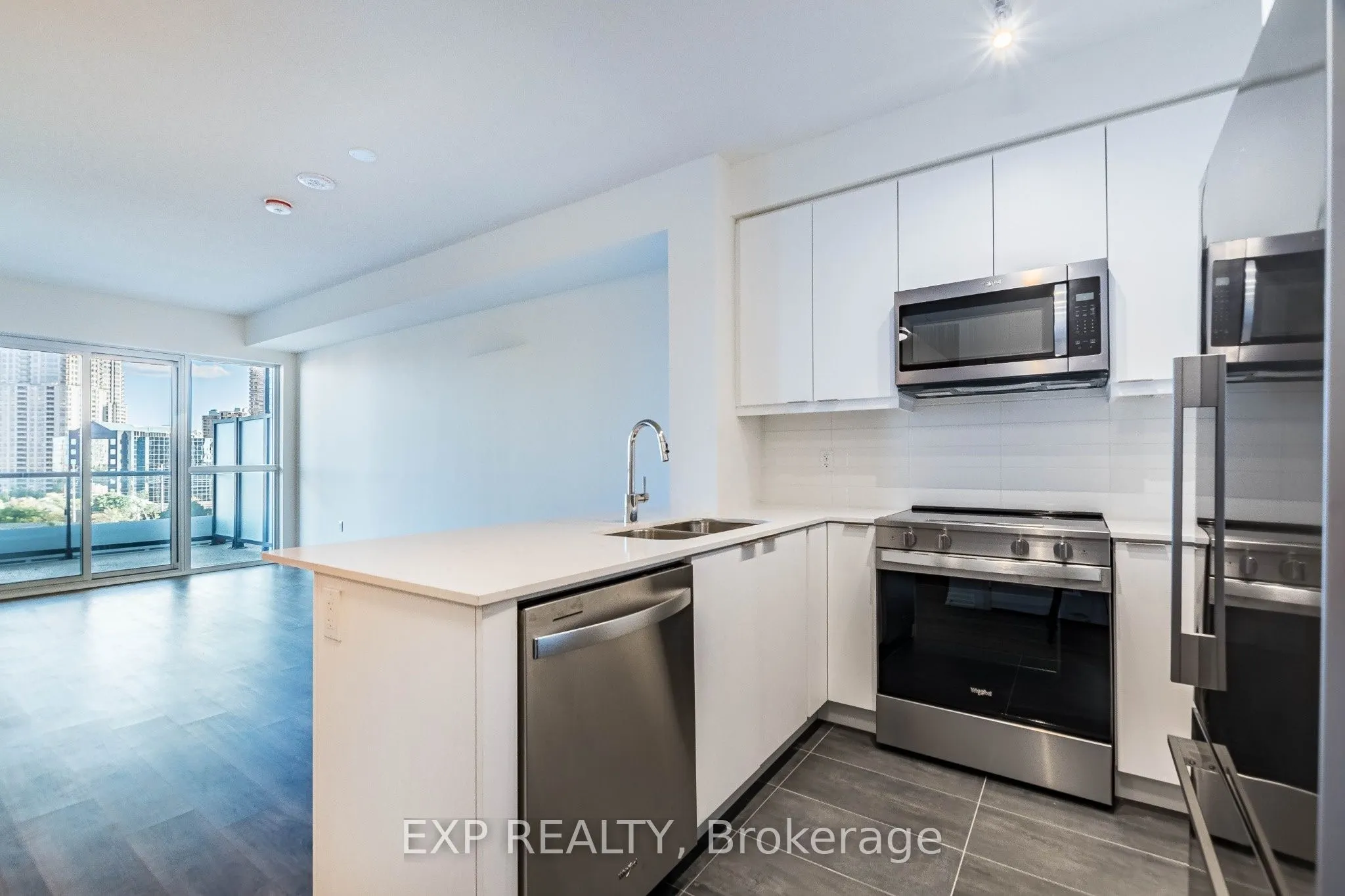 15 Watergarden Drive, #502