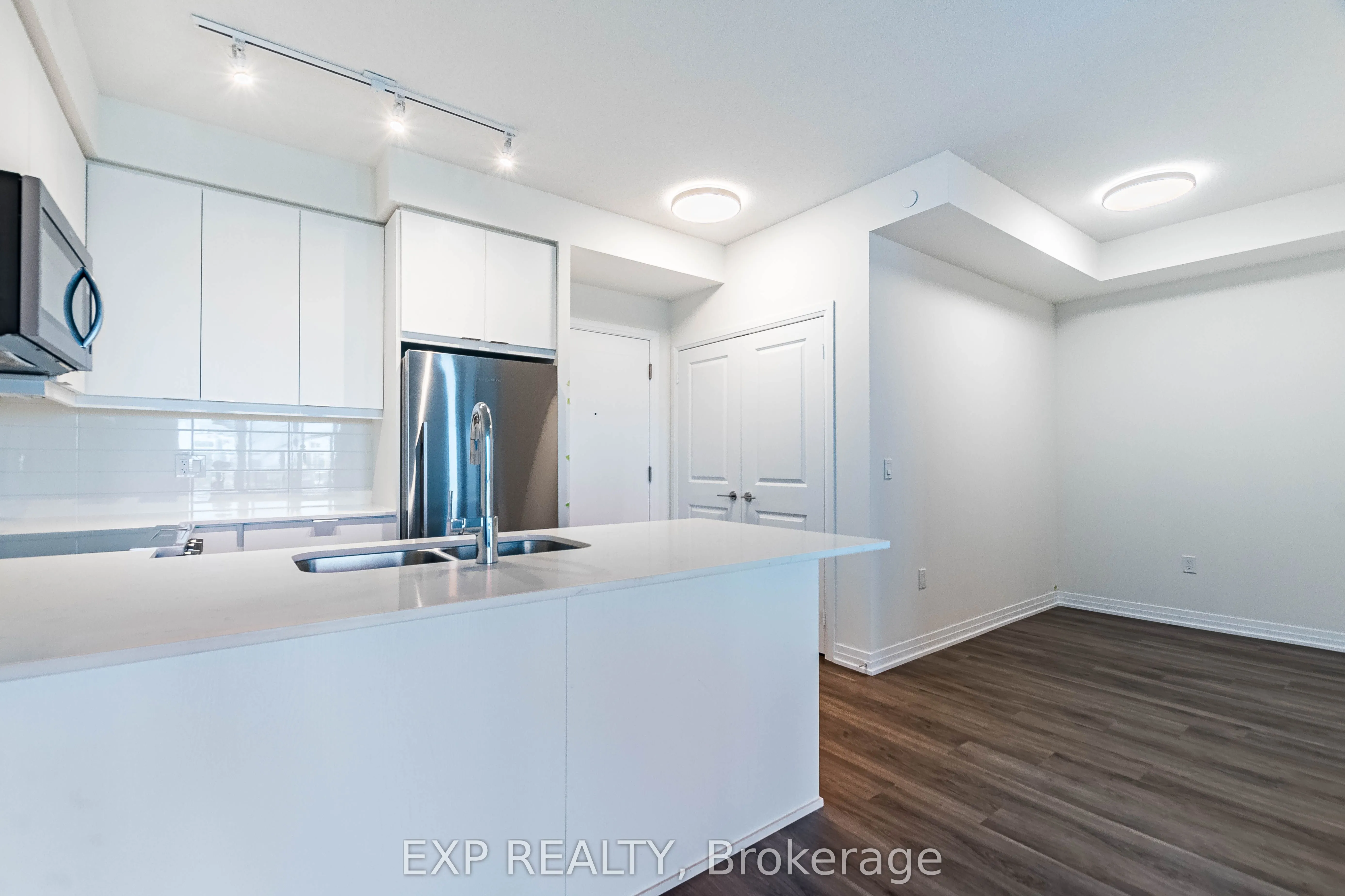 15 Watergarden Drive, #502