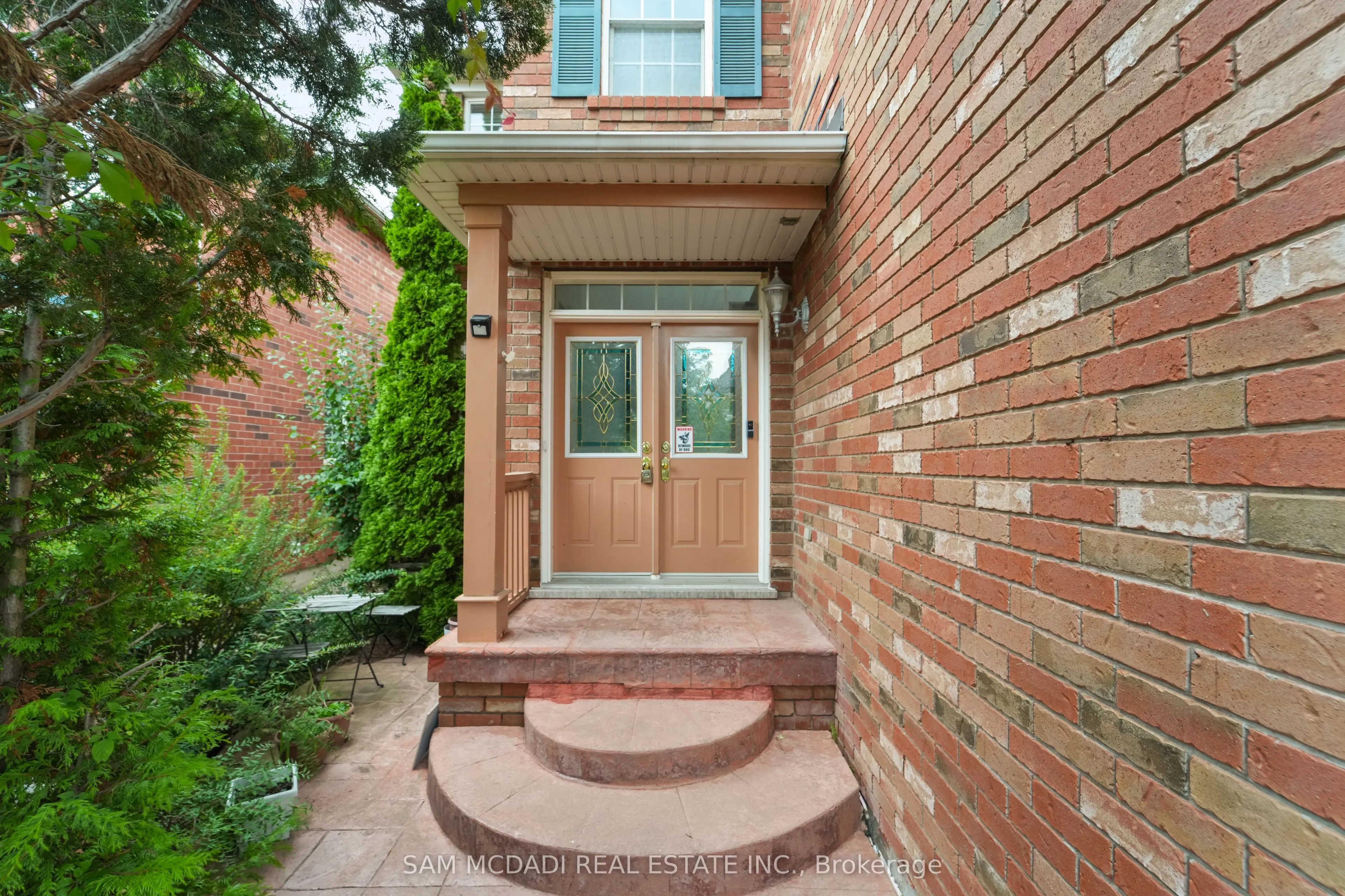 3619 Waterfall Crescent