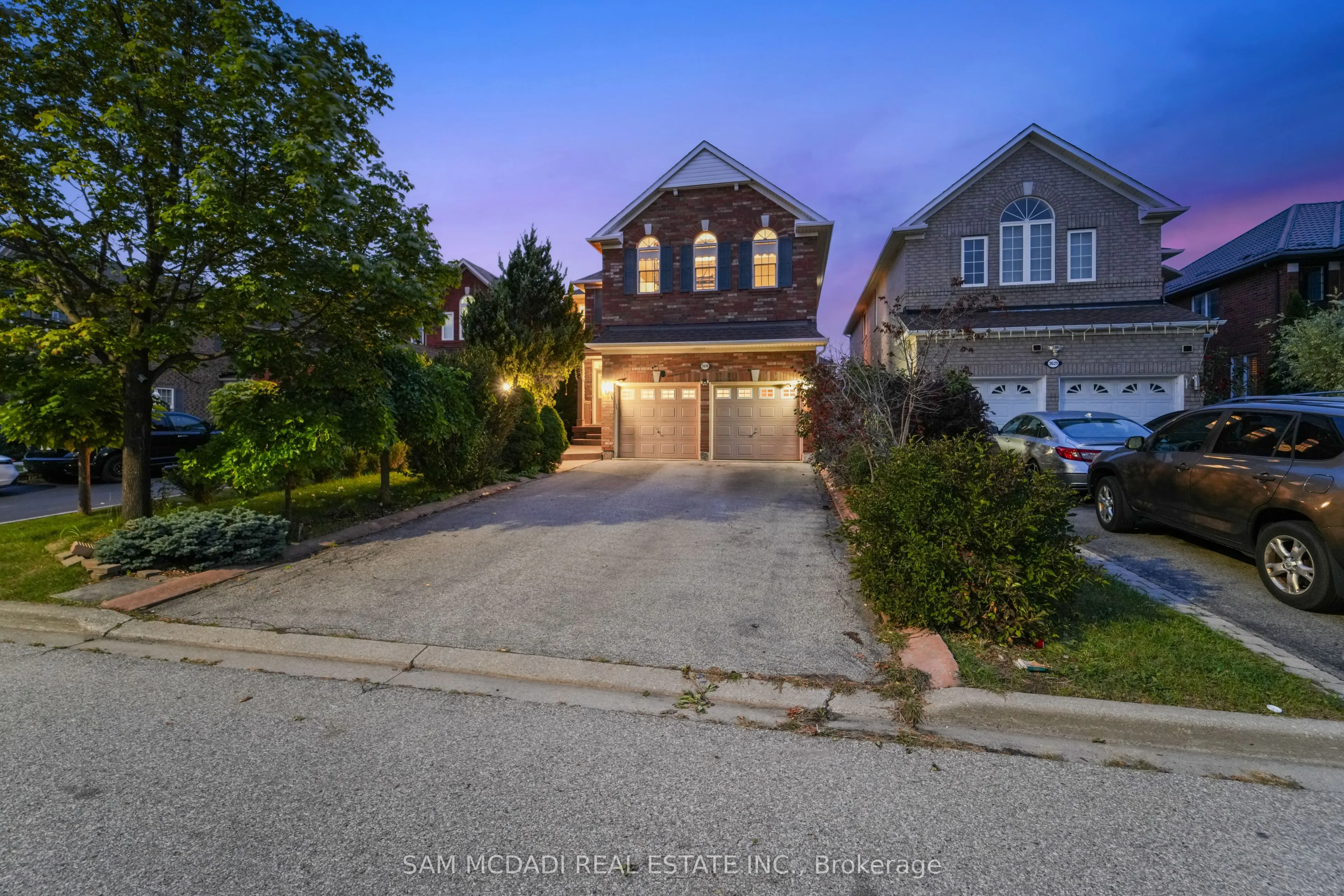 3619 Waterfall Crescent