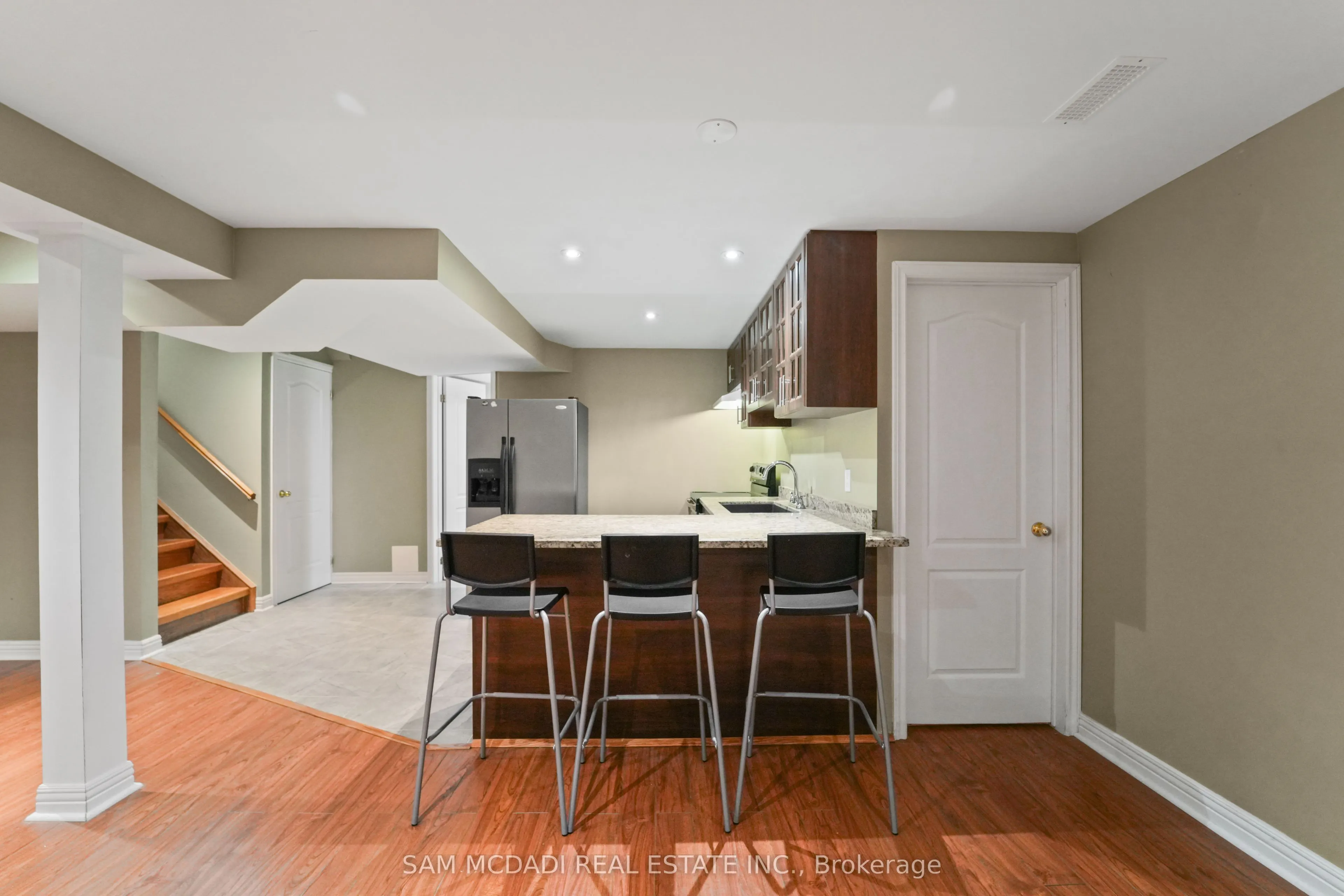 3619 Waterfall Crescent