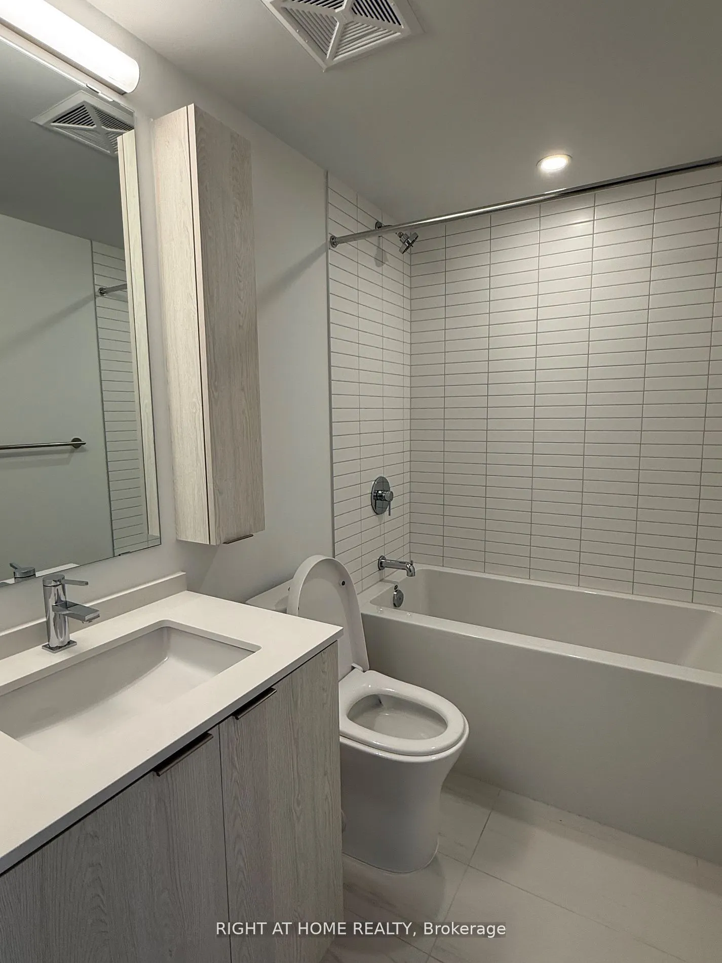 3009 Novar Road, #215