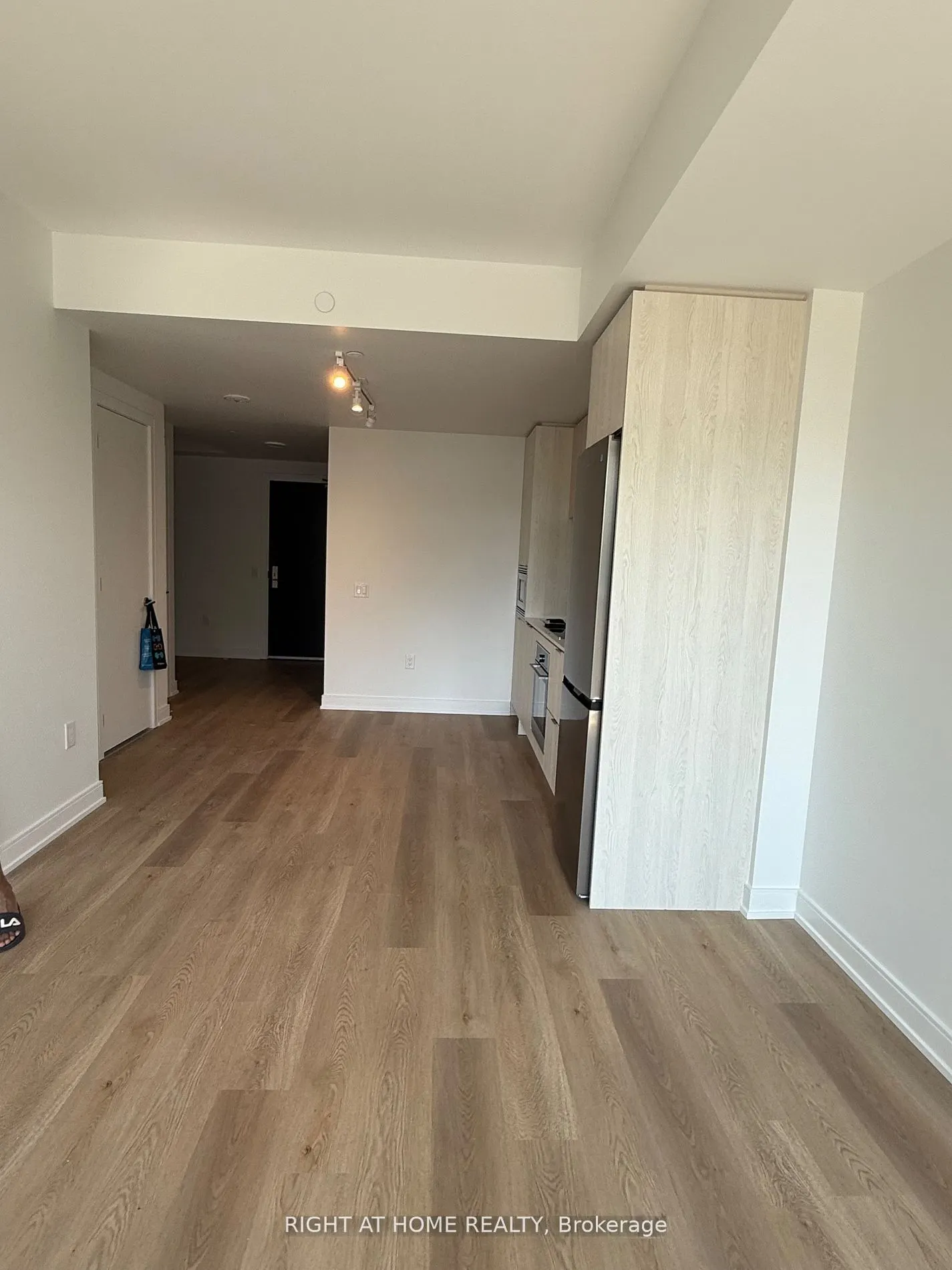 3009 Novar Road, #215