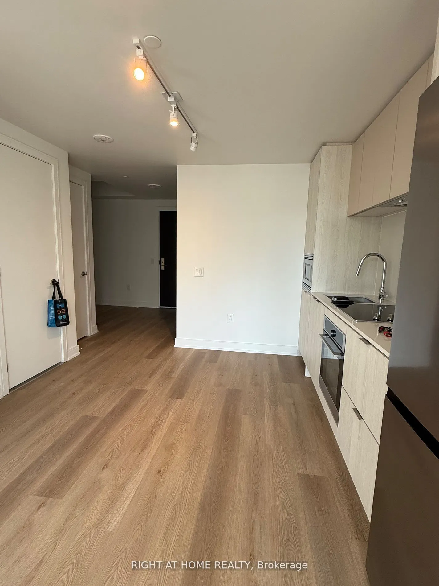 3009 Novar Road, #215