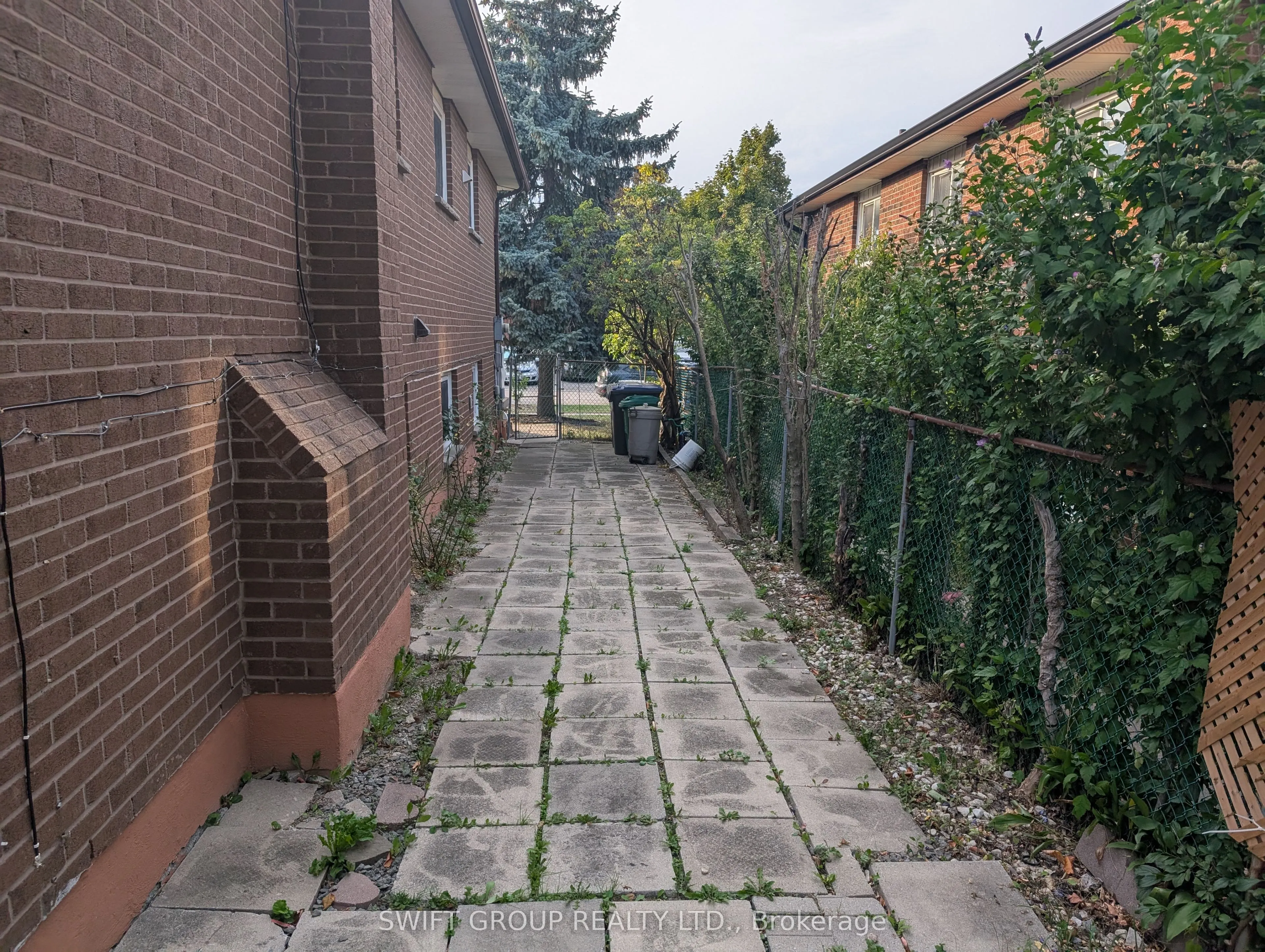 130 Chalfield Lane
