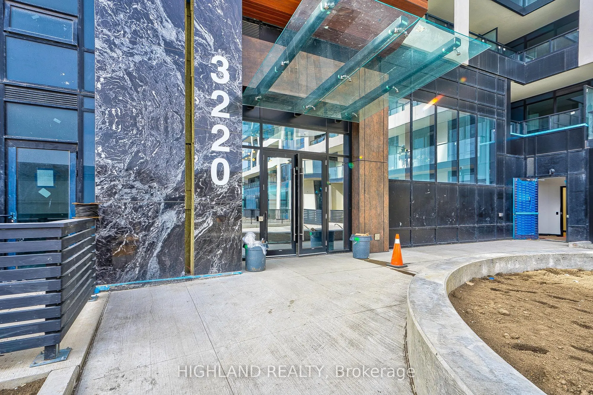 3220 William Coltson Avenue, #823