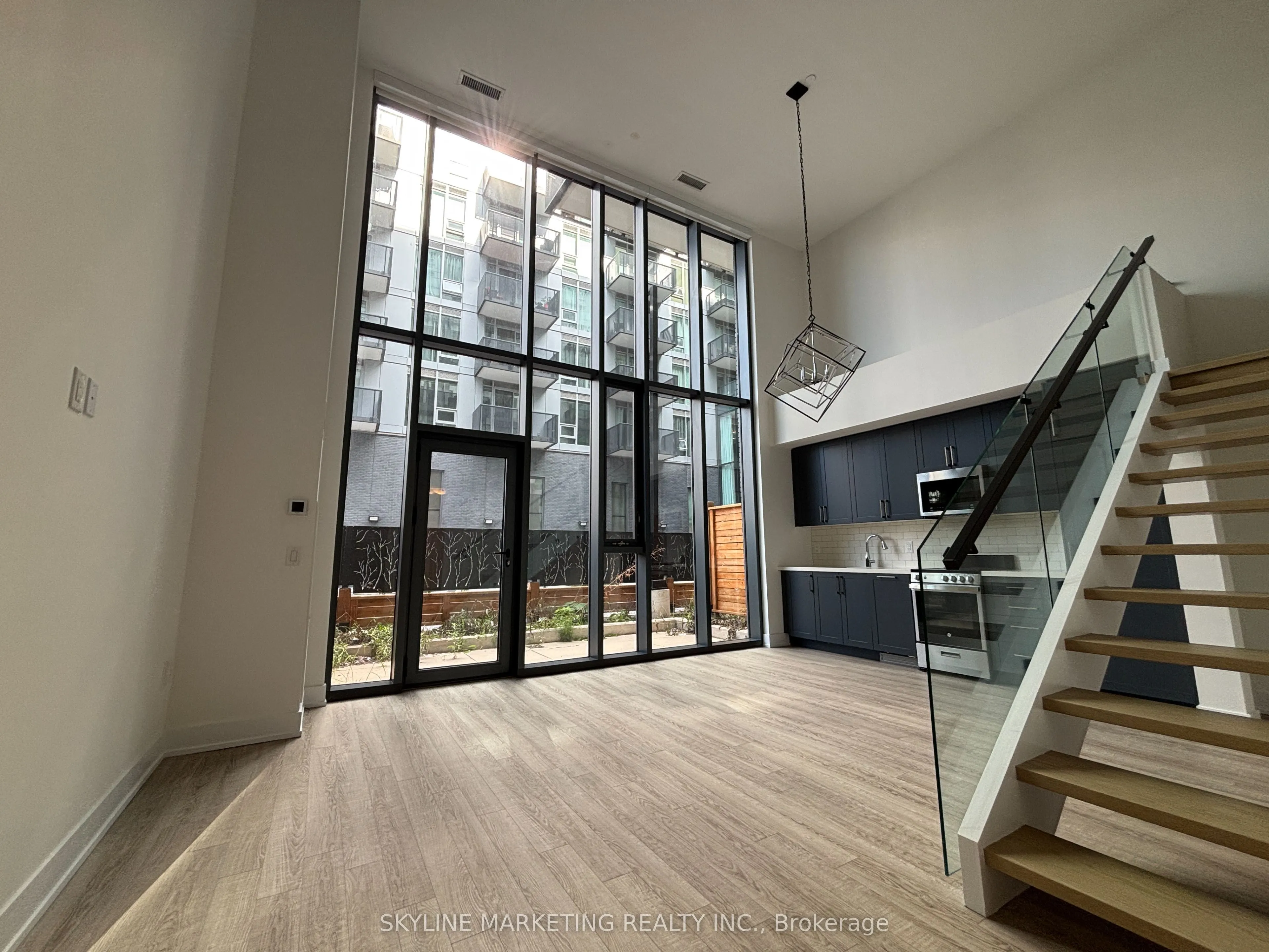 2450 Old Bronte Road, #114