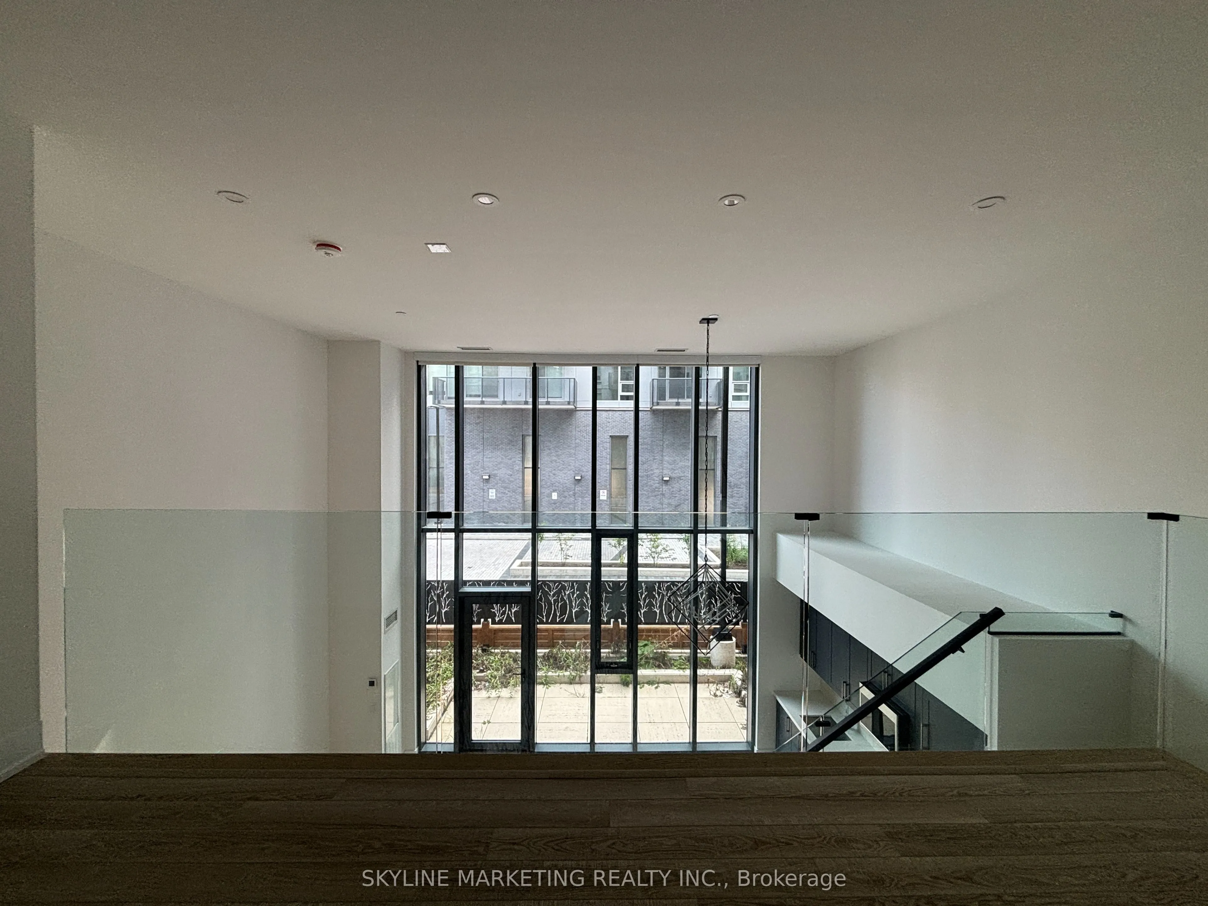 2450 Old Bronte Road, #114