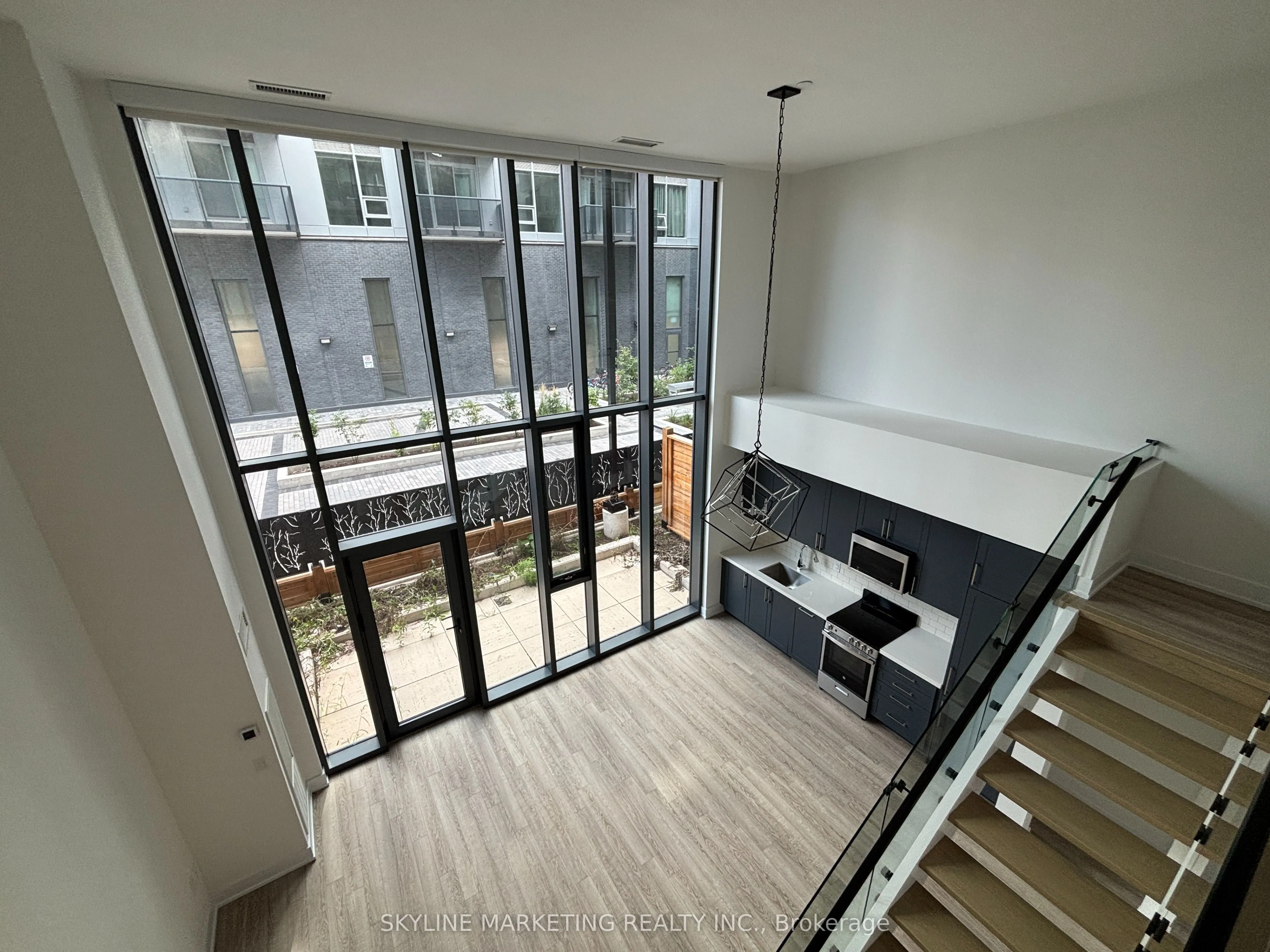 2450 Old Bronte Road, #114