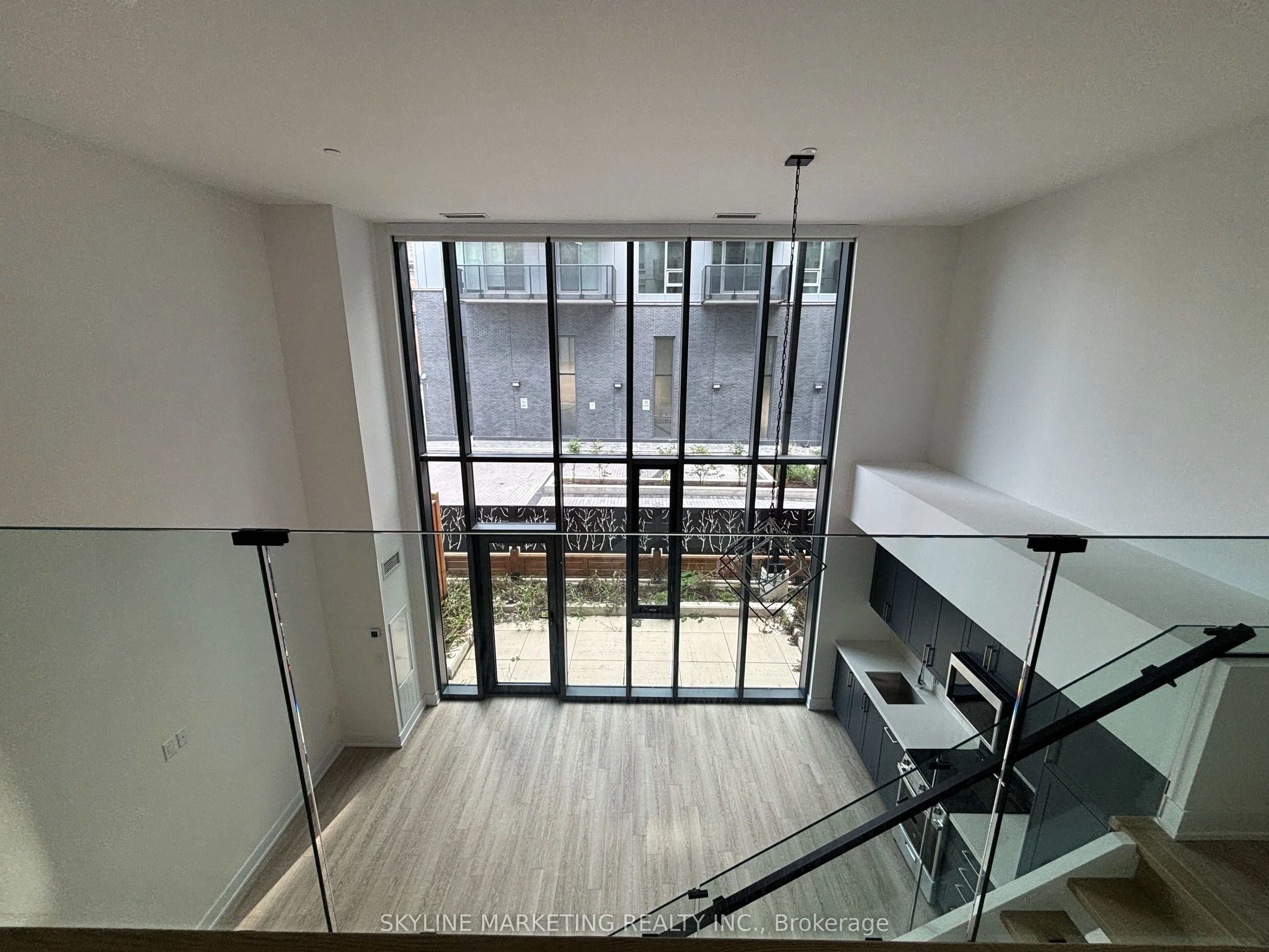 2450 Old Bronte Road, #114