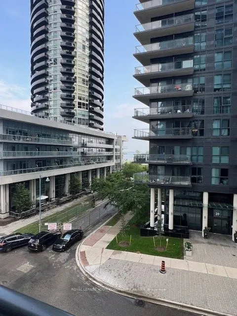 38 Annie Craig Drive, #403