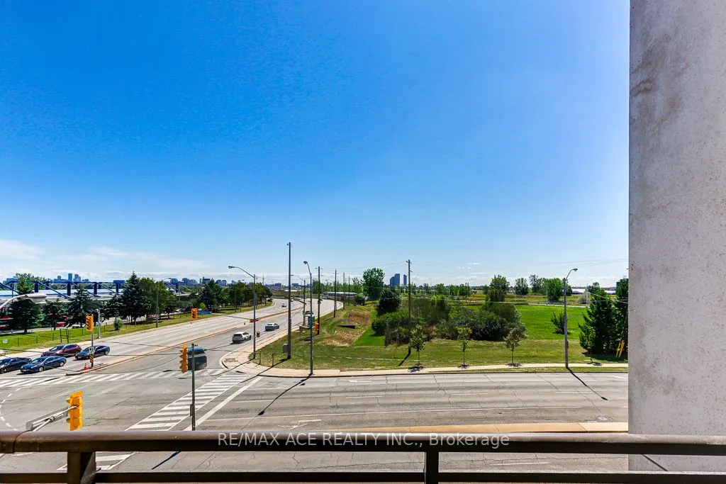 1060 Sheppard Avenue W, #315