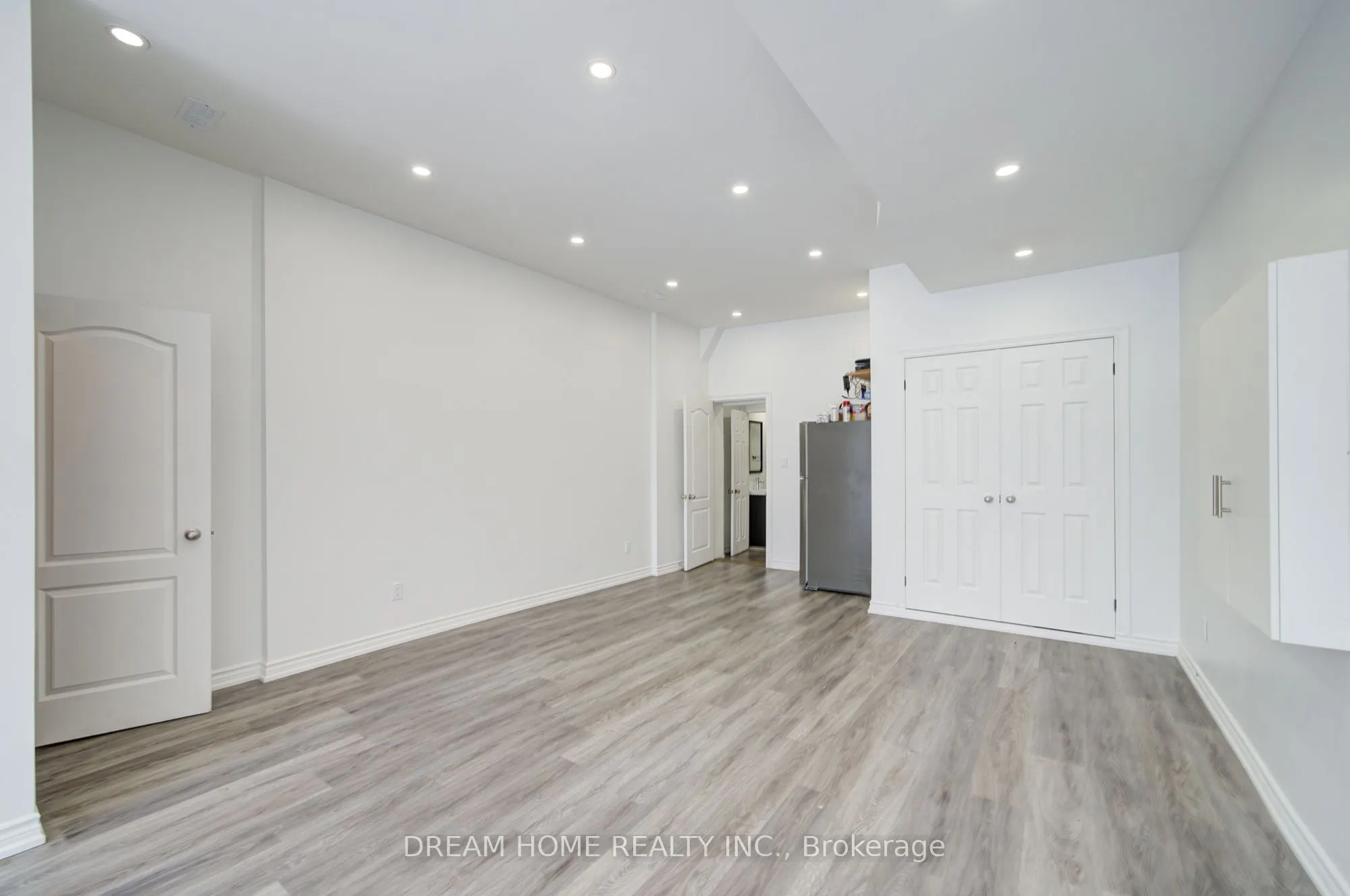 1015 Weston Road
