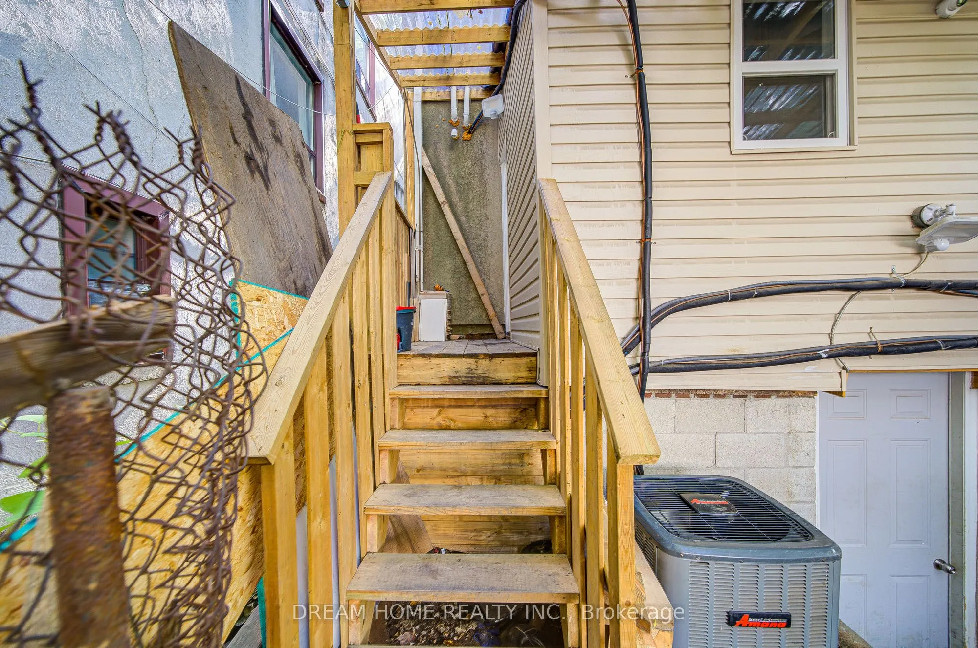 1015 Weston Road