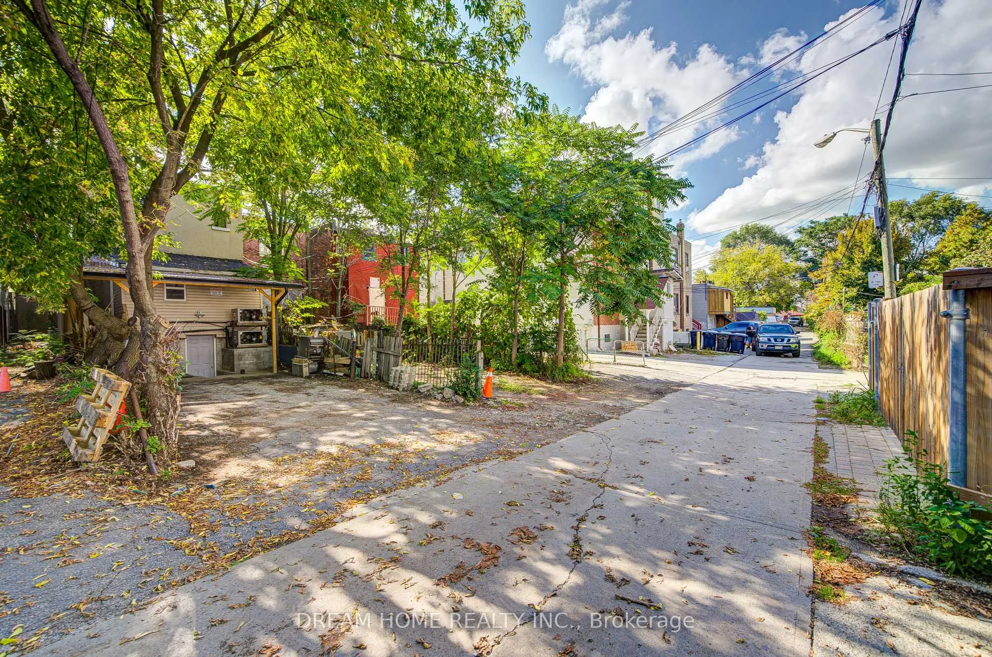 1015 Weston Road