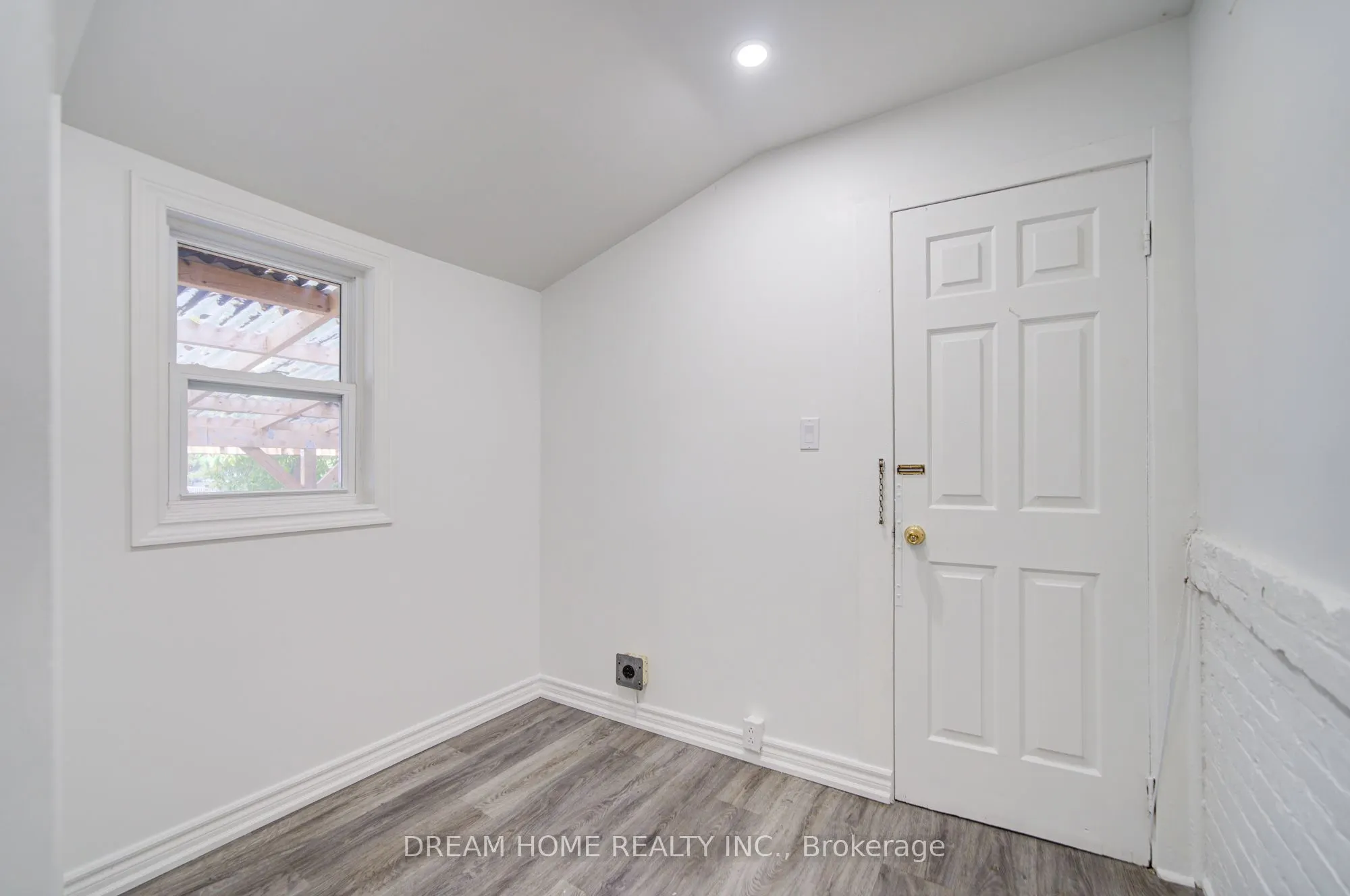 1015 Weston Road