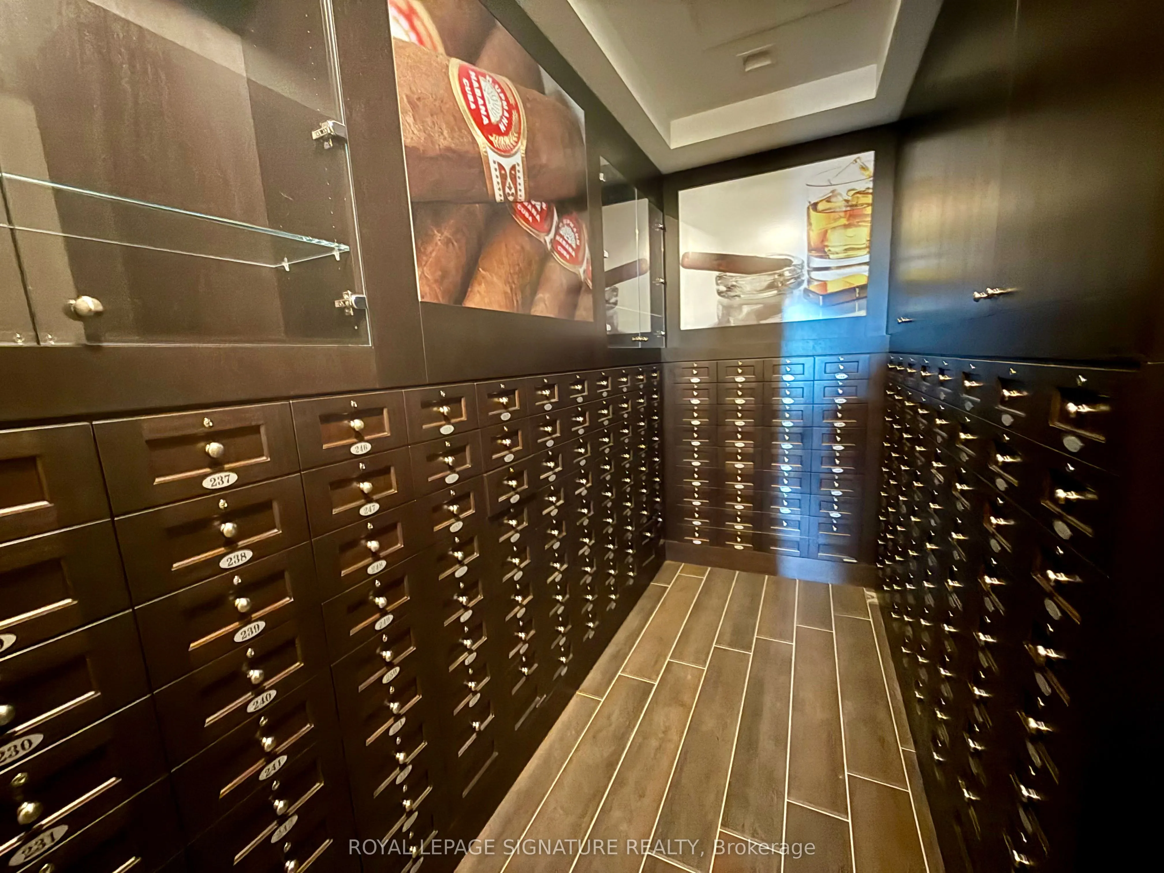 20 Shore Breeze Drive, #06