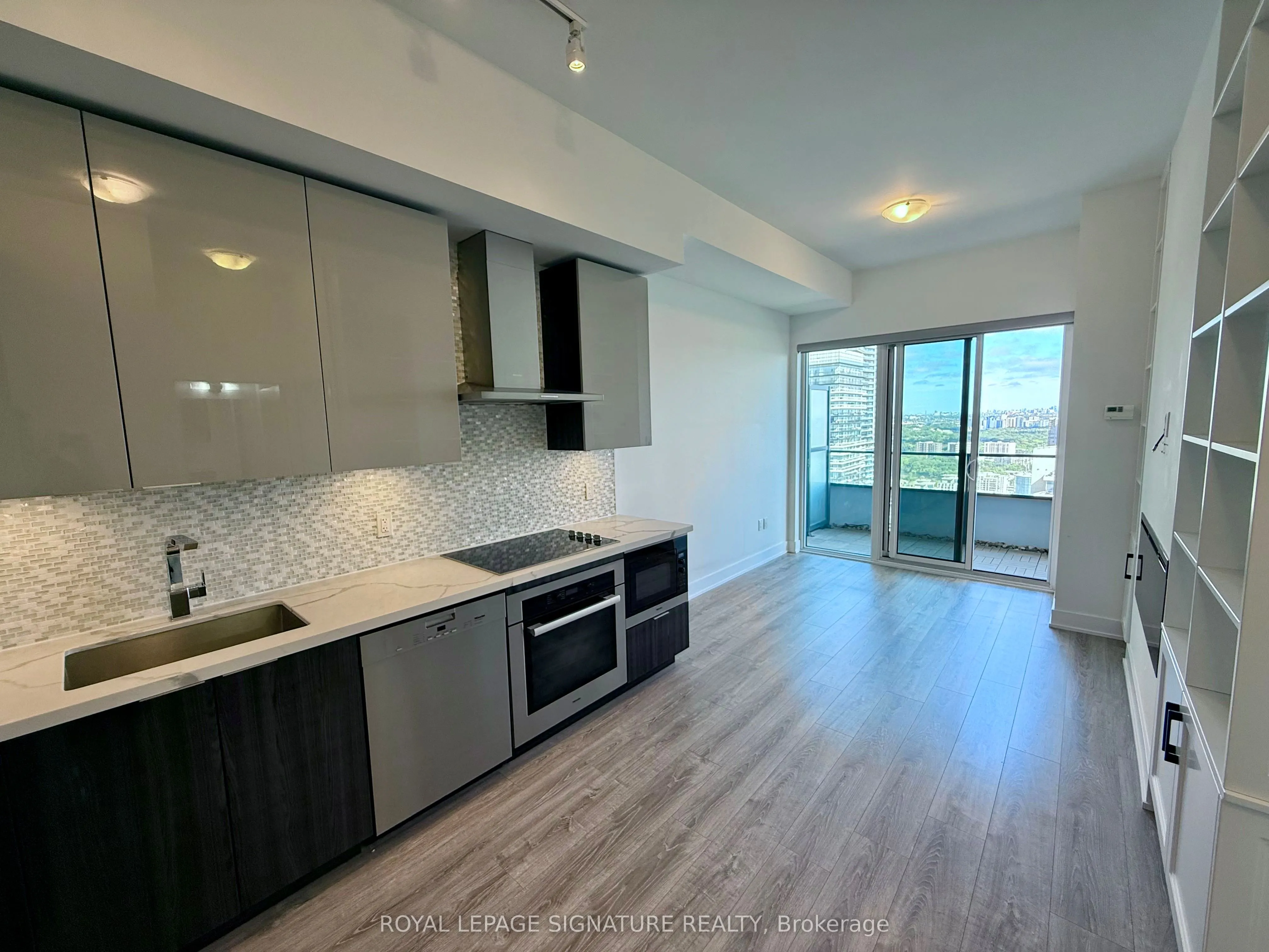 20 Shore Breeze Drive, #06
