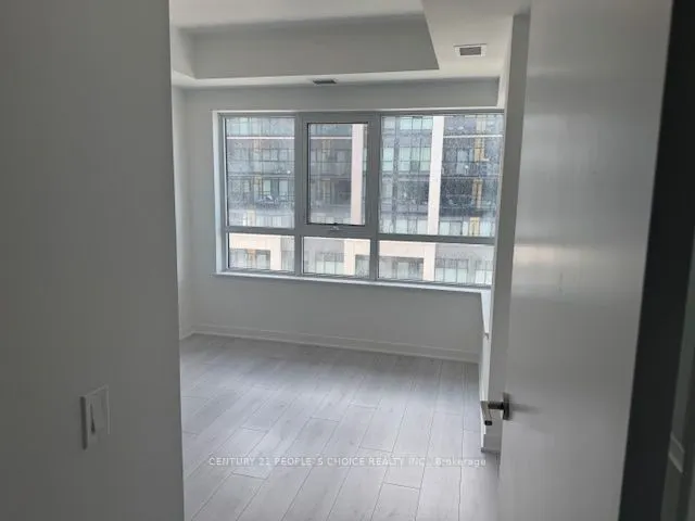 395 Dundas Street W, #425