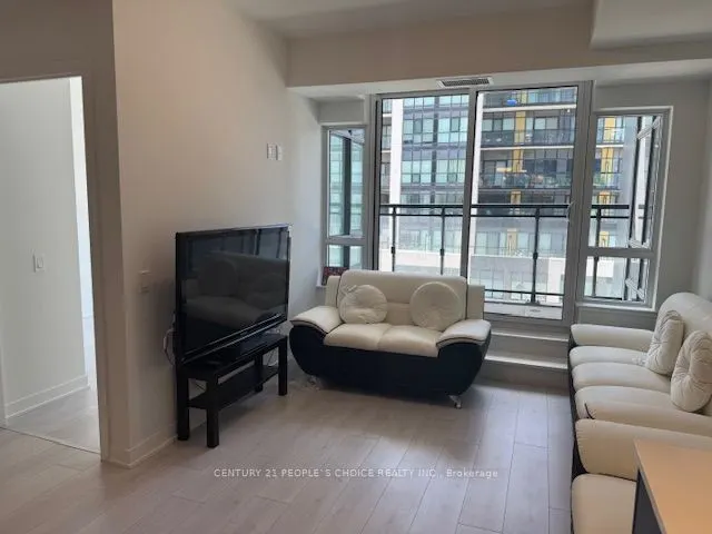 395 Dundas Street W, #425