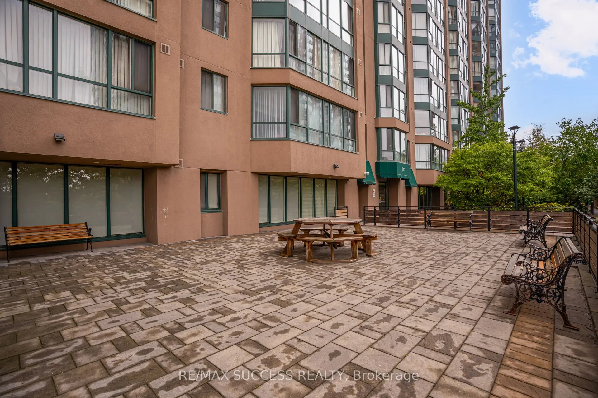 145 Hillcrest Avenue, #713