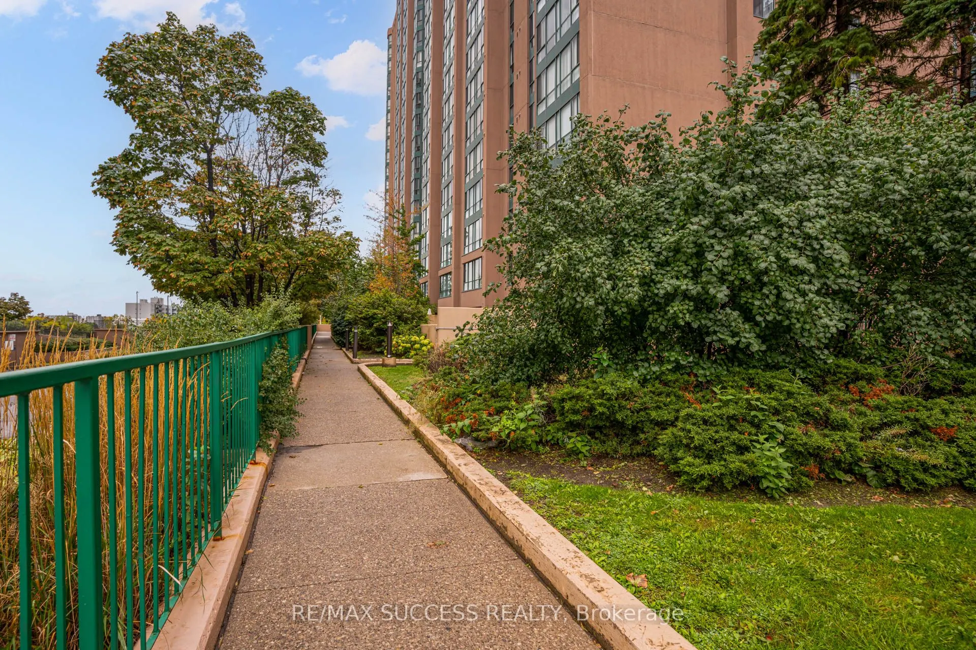 145 Hillcrest Avenue, #713