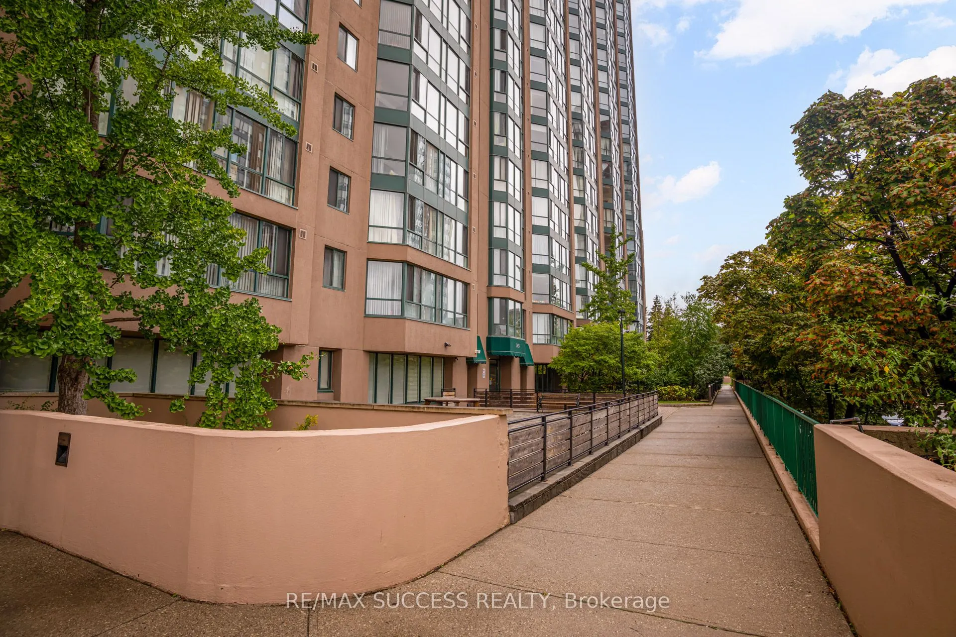 145 Hillcrest Avenue, #713