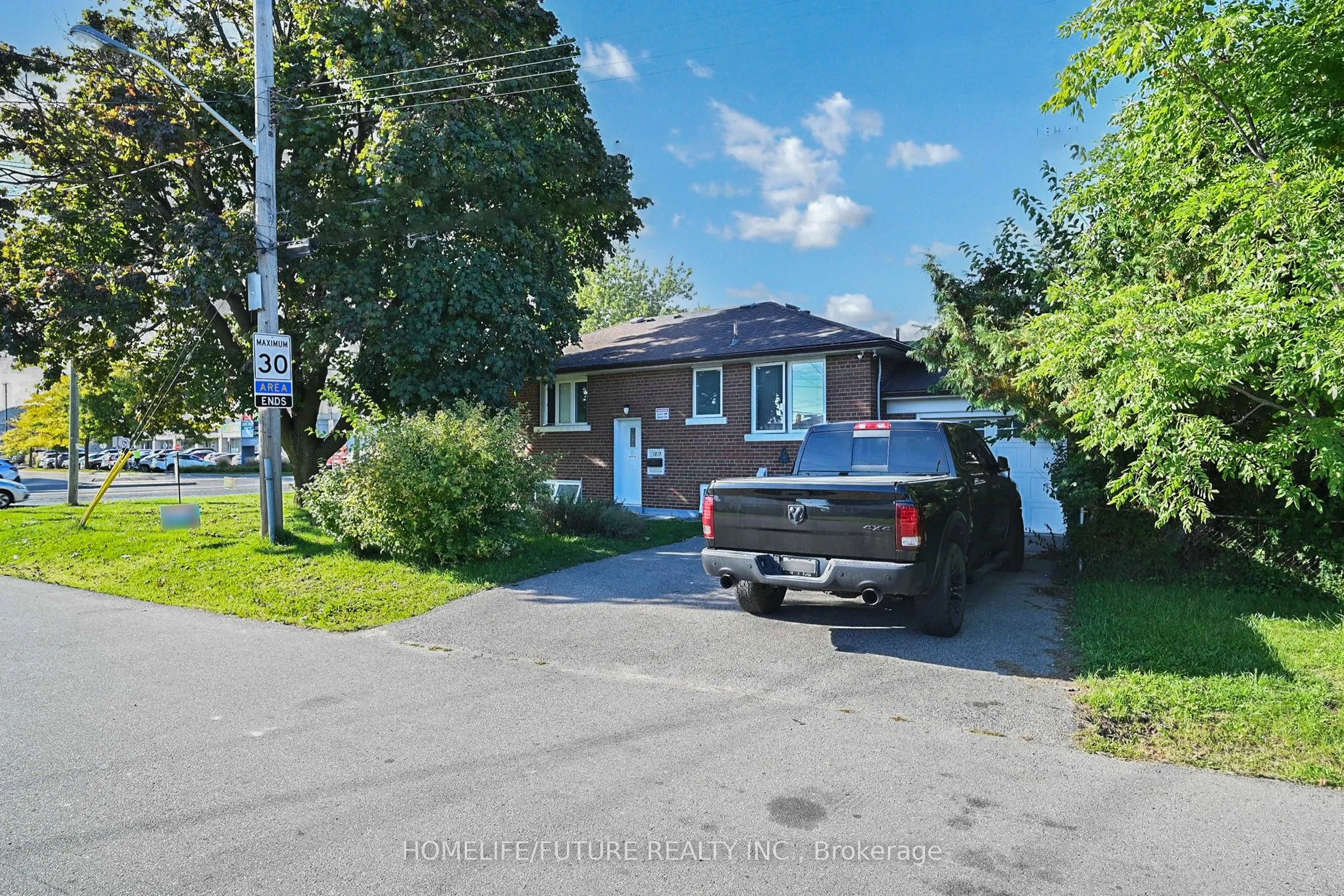 1013 Islington Avenue