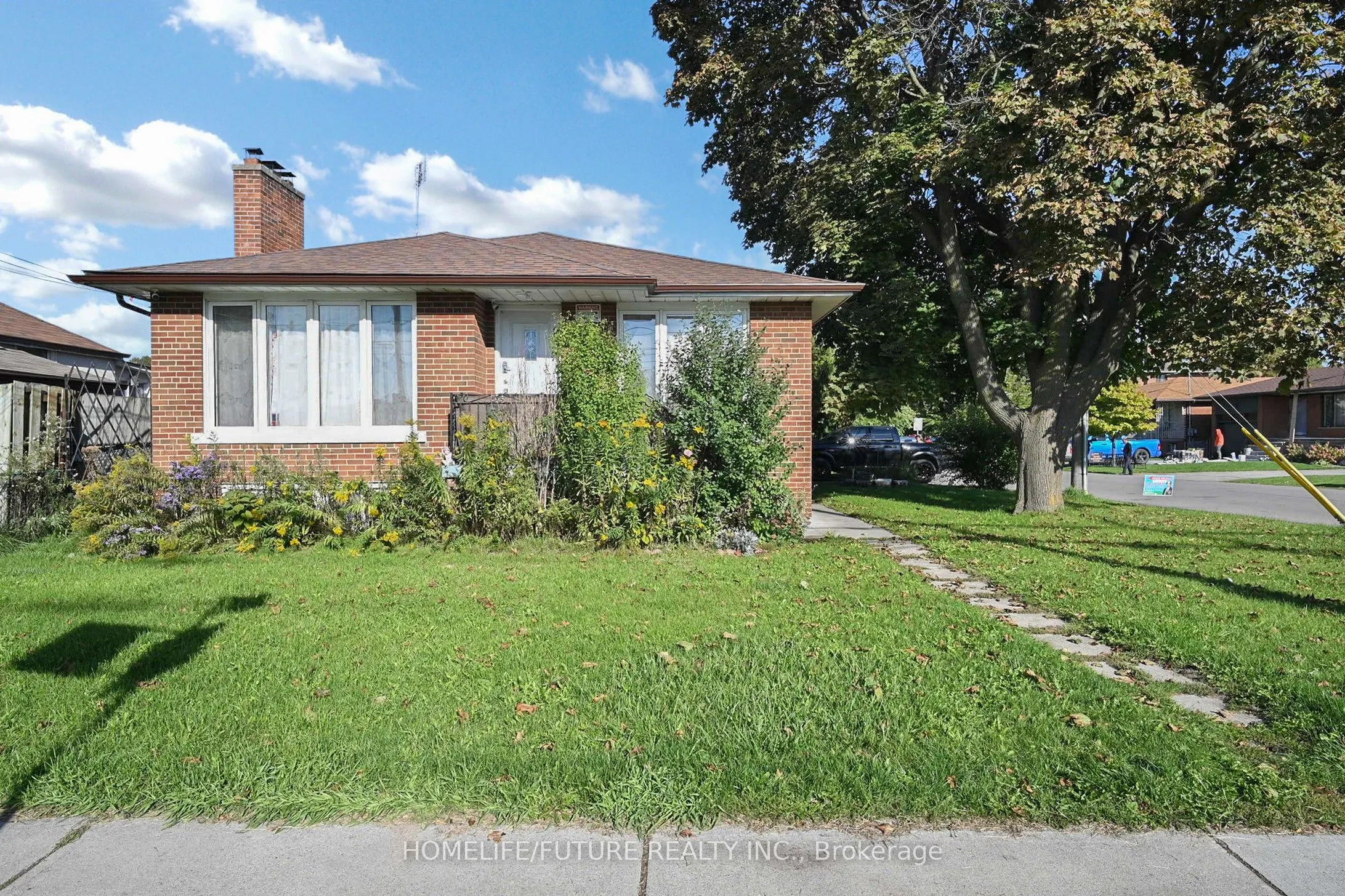 1013 Islington Avenue
