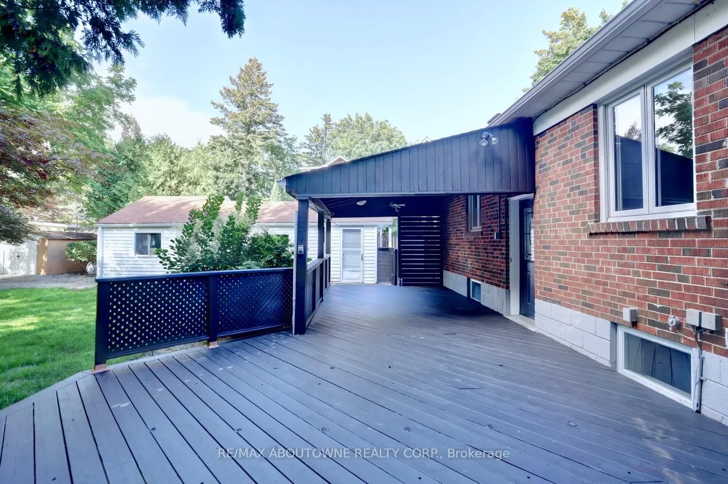 1493 Briarwood Crescent