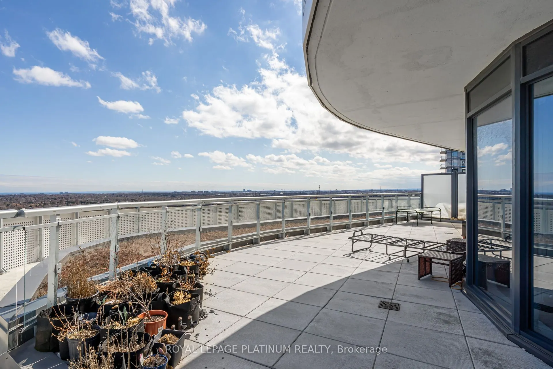 2520 Eglinton Avenue W, #1514