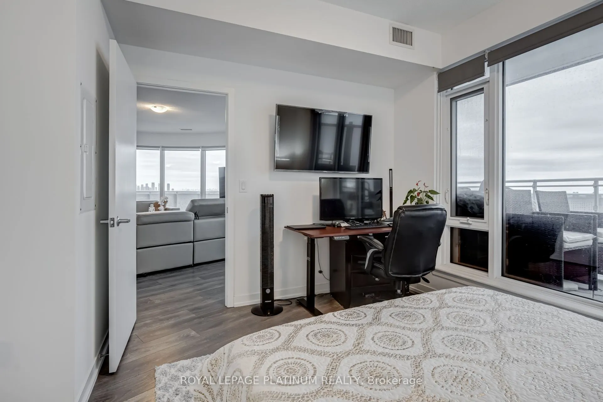 2520 Eglinton Avenue W, #1514