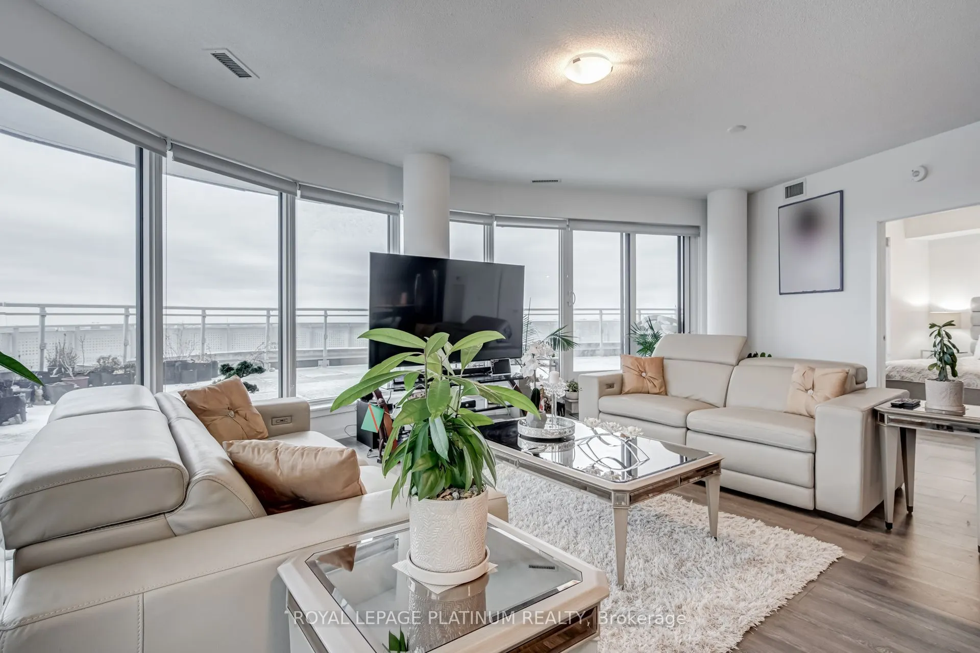 2520 Eglinton Avenue W, #1514