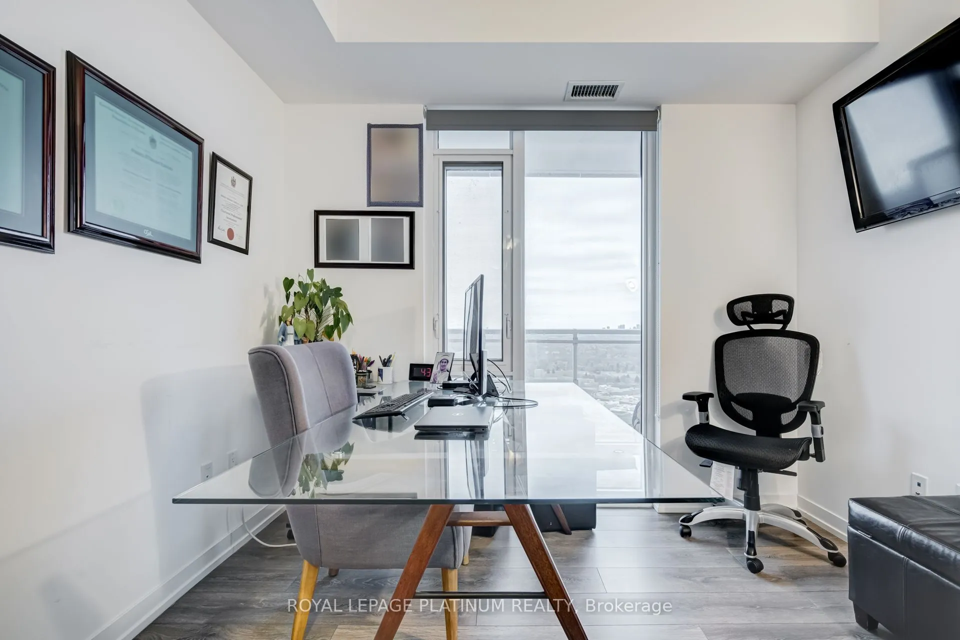 2520 Eglinton Avenue W, #1514