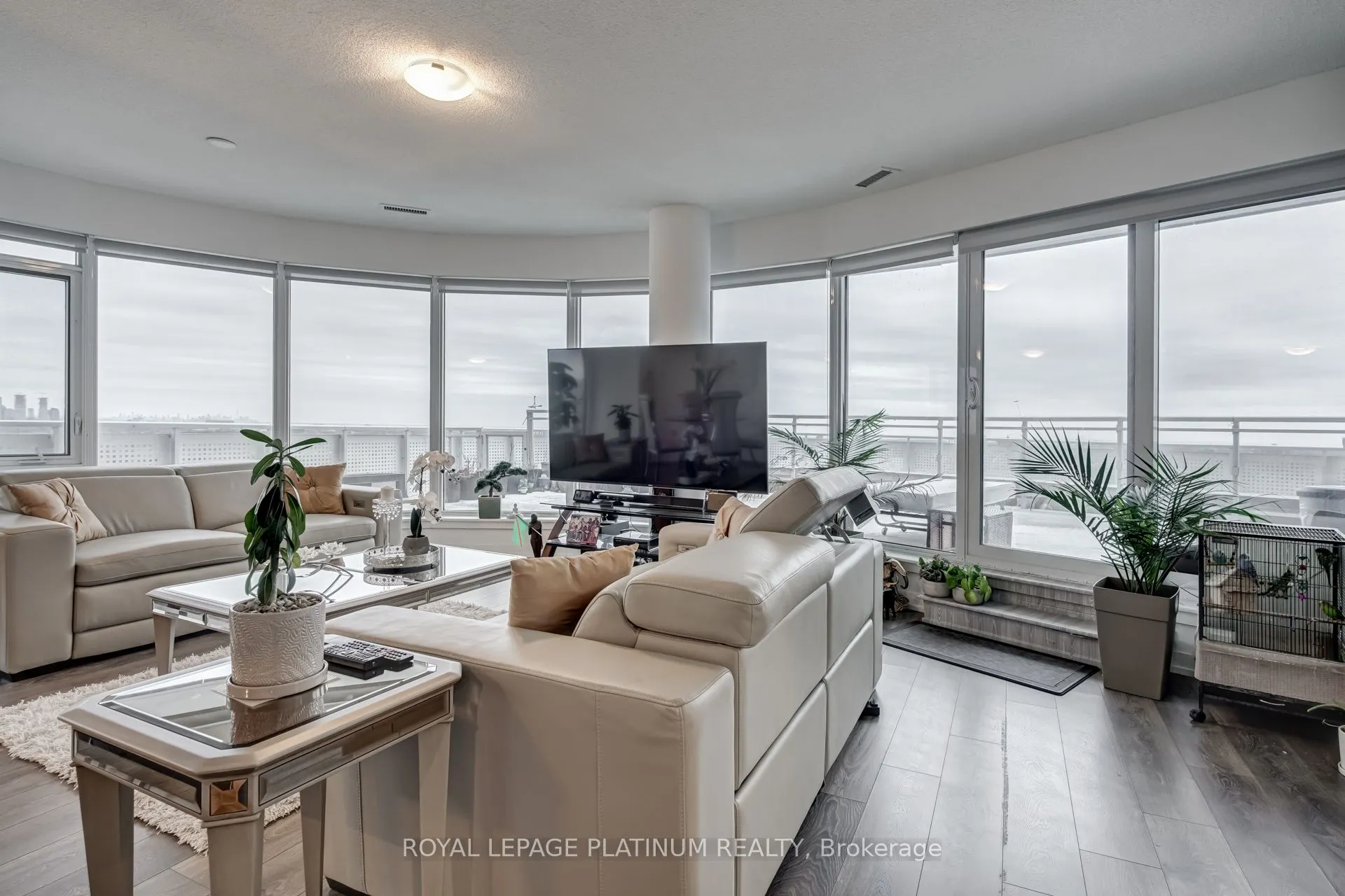 2520 Eglinton Avenue W, #1514