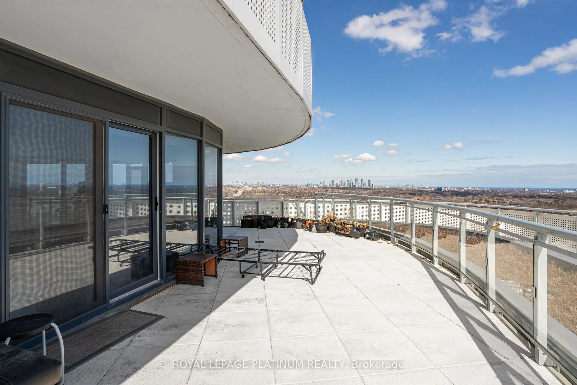 2520 Eglinton Avenue W, #1514
