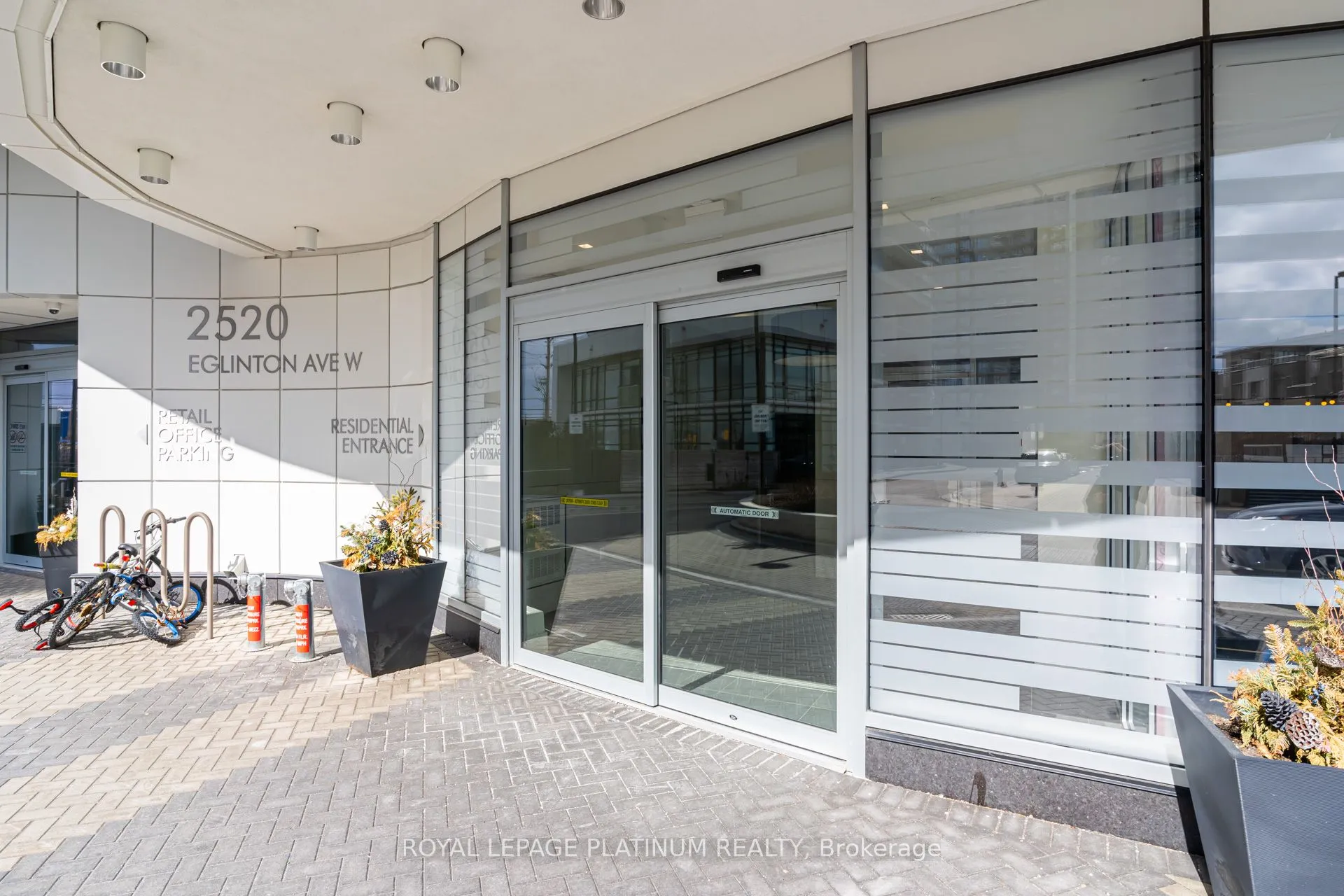 2520 Eglinton Avenue W, #1514