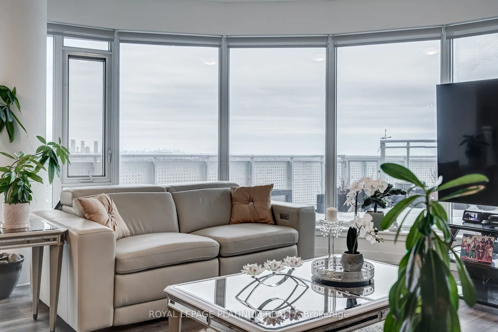 2520 Eglinton Avenue W, #1514