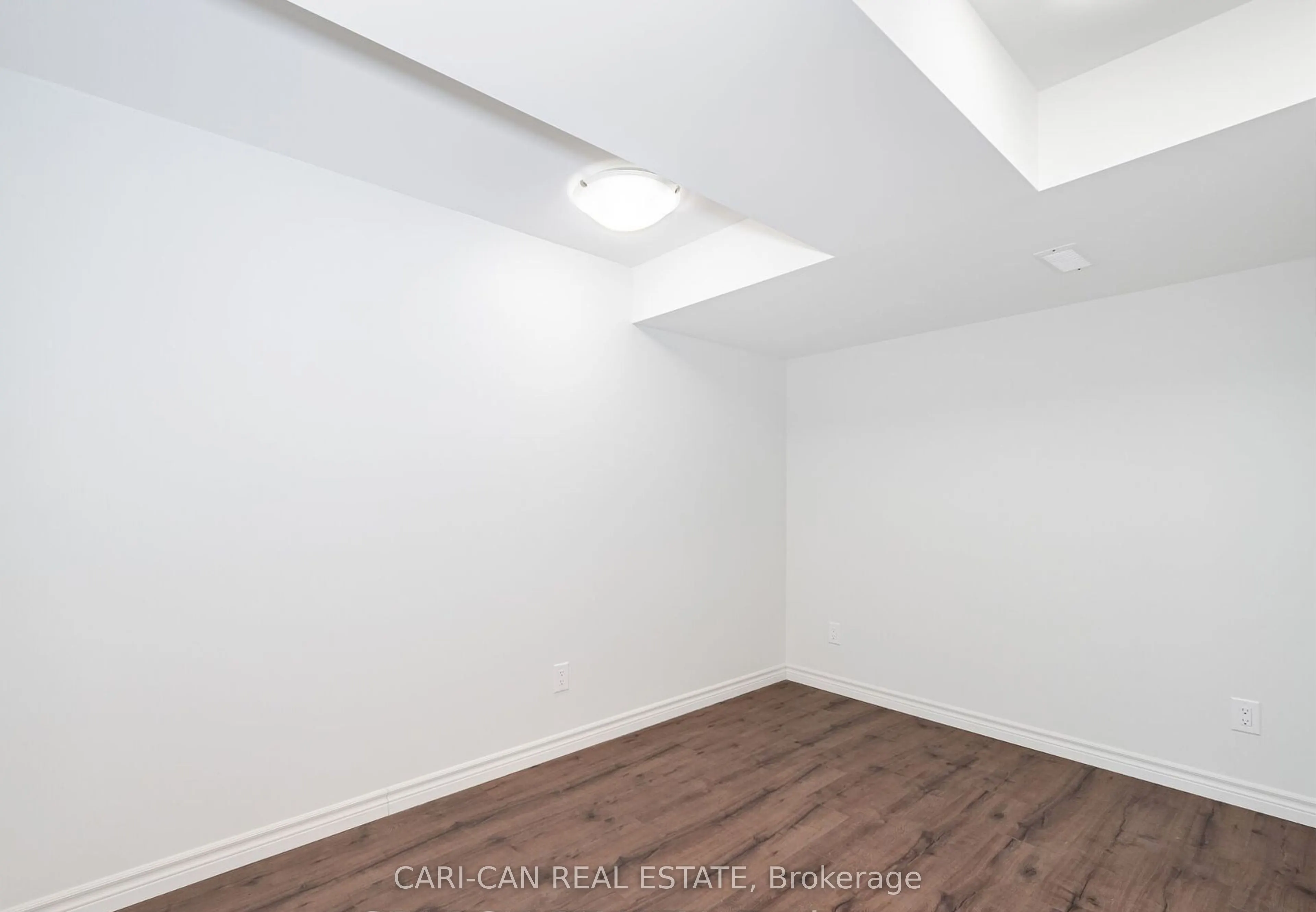 18 Angelfish Road