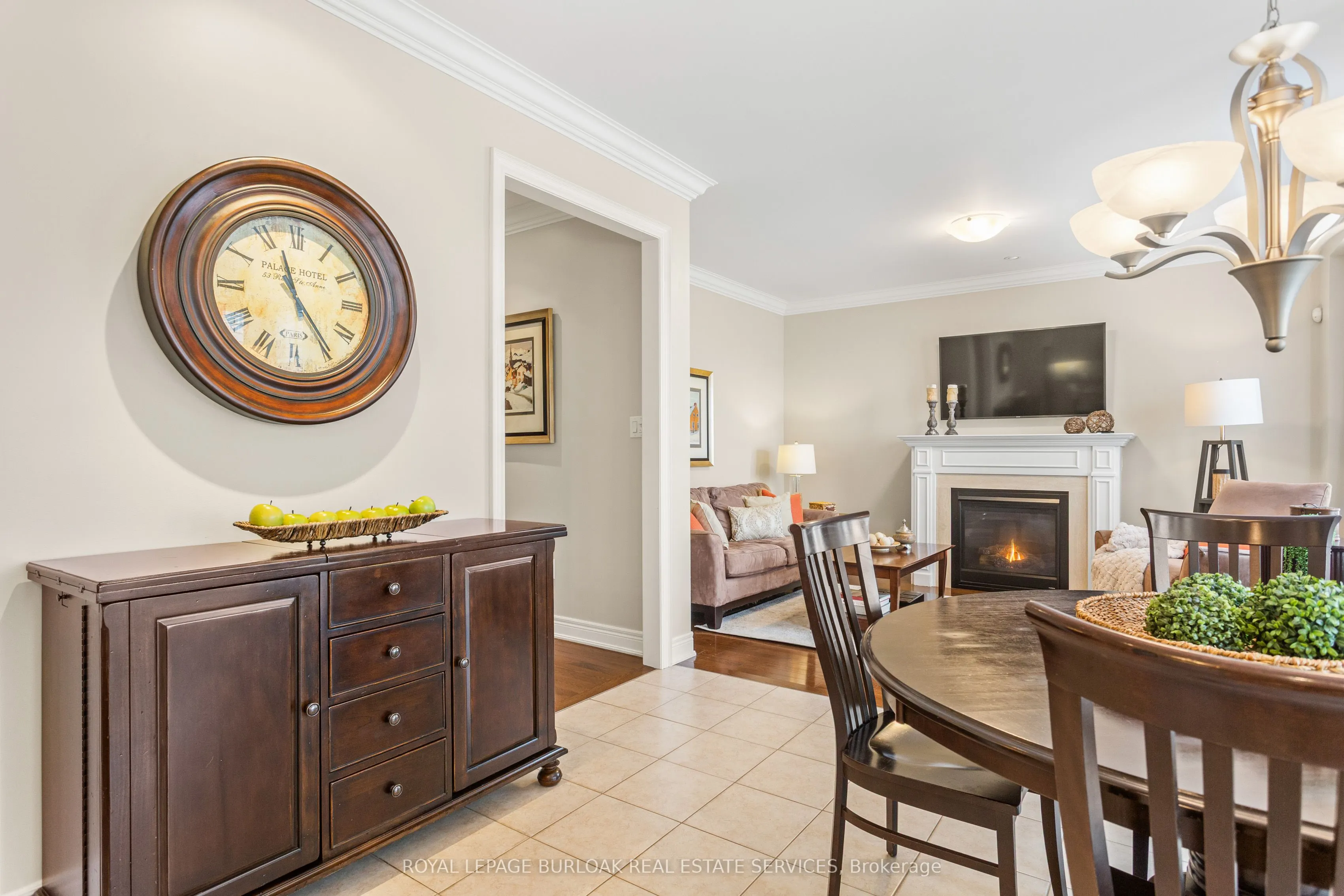 2135 Devonshire Crescent